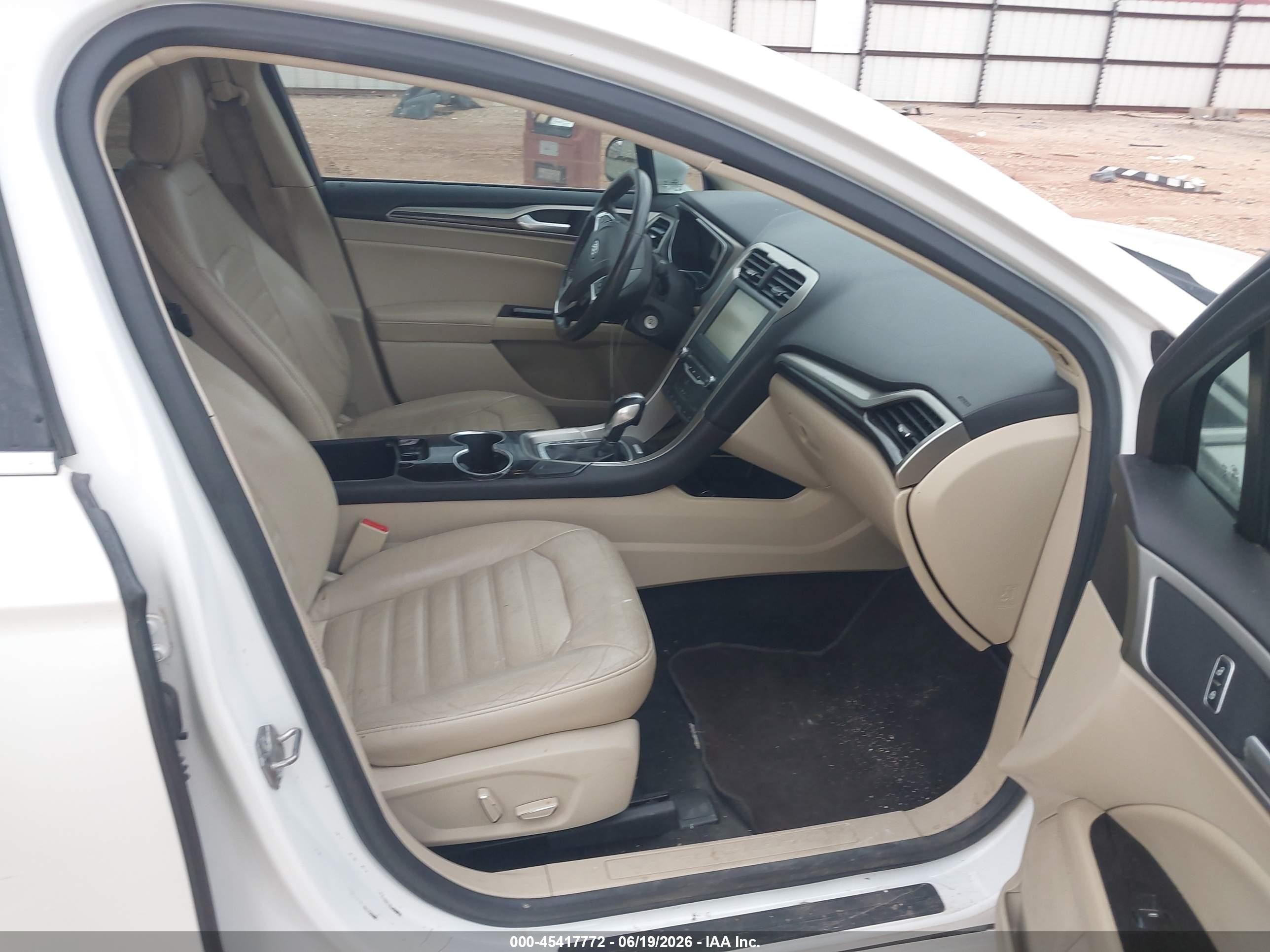 2015 Ford Fusion Se Белый vin: 1FA6P0HD1F5128858