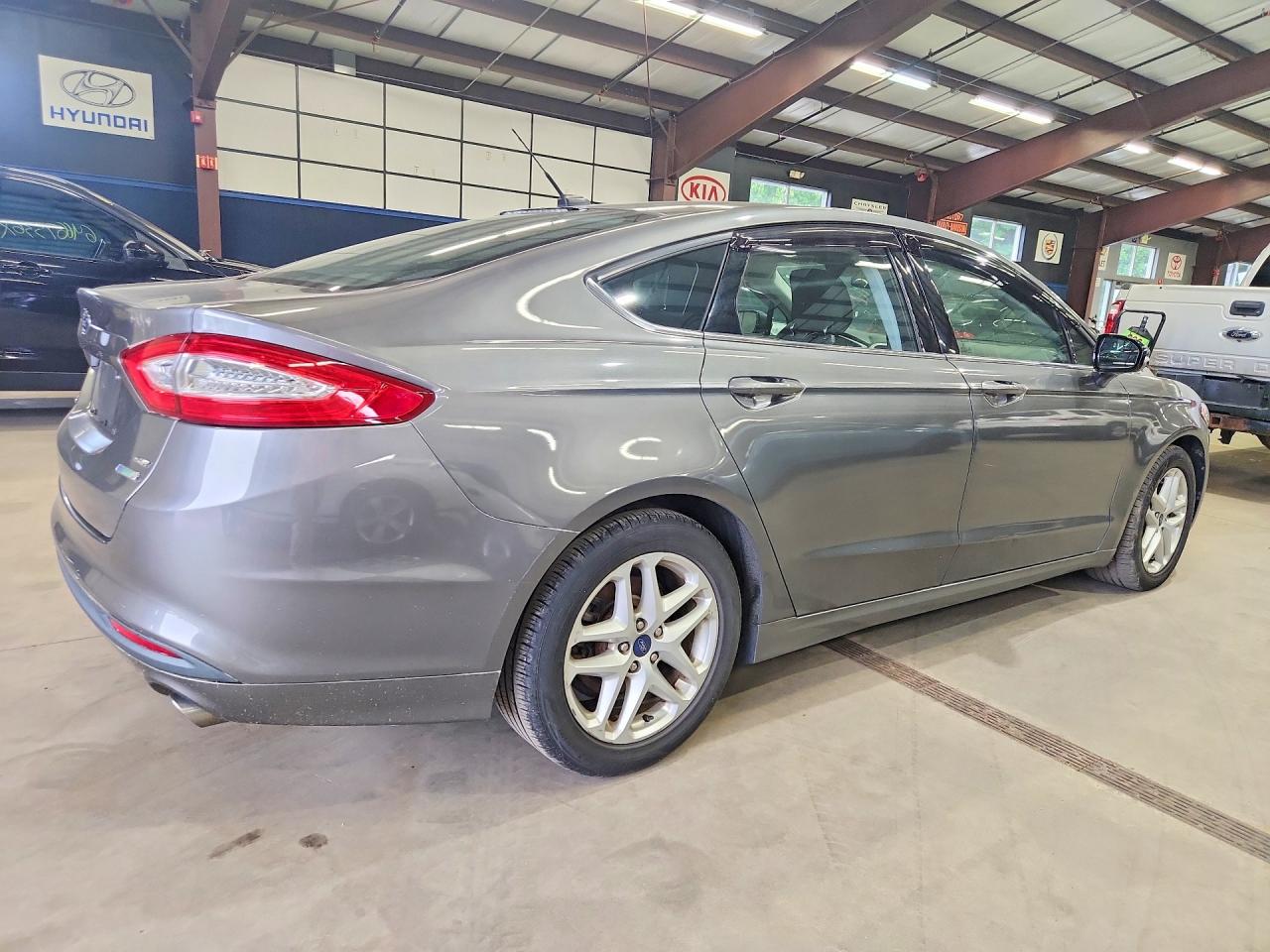 2014 Ford Fusion Se Серый vin: 1FA6P0HD3E5358920