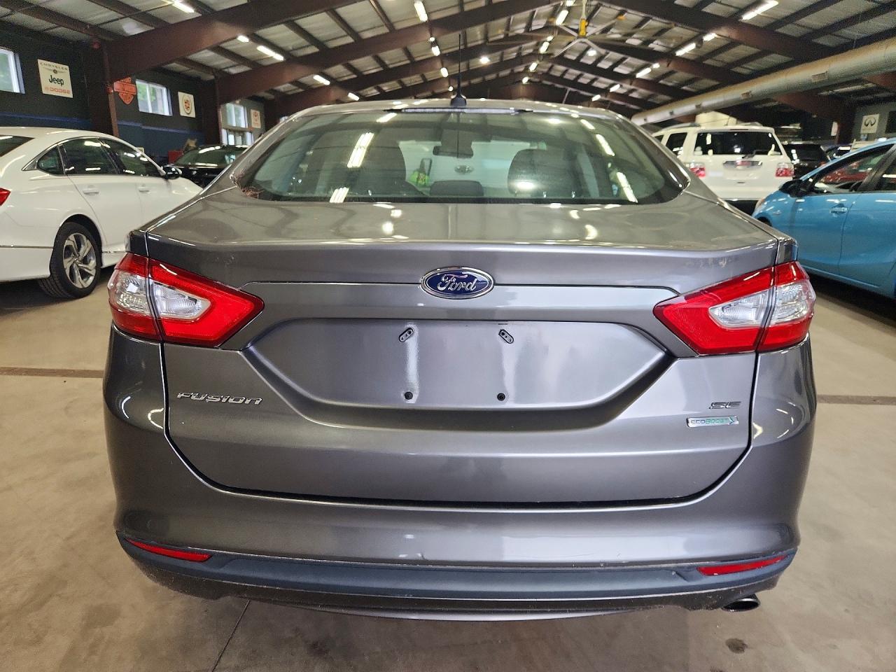 2014 Ford Fusion Se Серый vin: 1FA6P0HD3E5358920