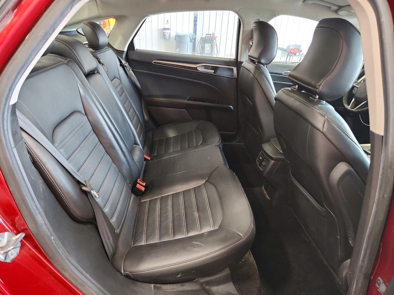 2015 Ford Fusion Se Maroon vin: 1FA6P0HD6F5120917