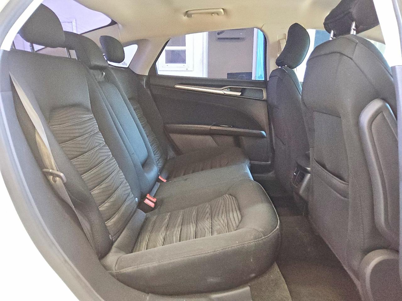 2016 Ford Fusion Se White vin: 1FA6P0HD6G5121115