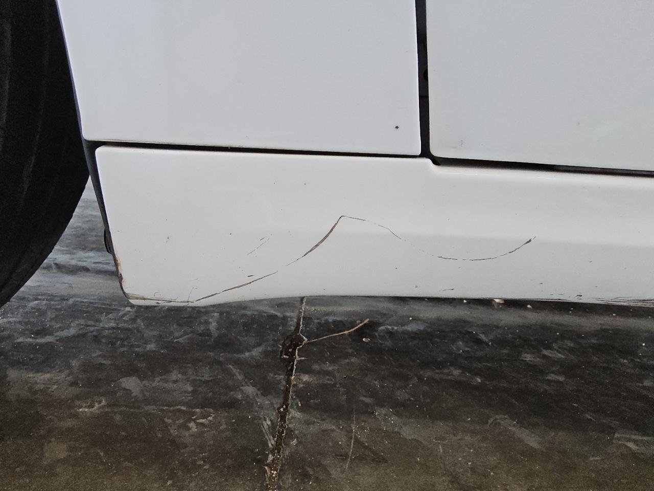 2016 Ford Fusion Se White vin: 1FA6P0HD6G5121115 Damage: Right Rocker Panel, Light Scratch, 5 To 6 Inches