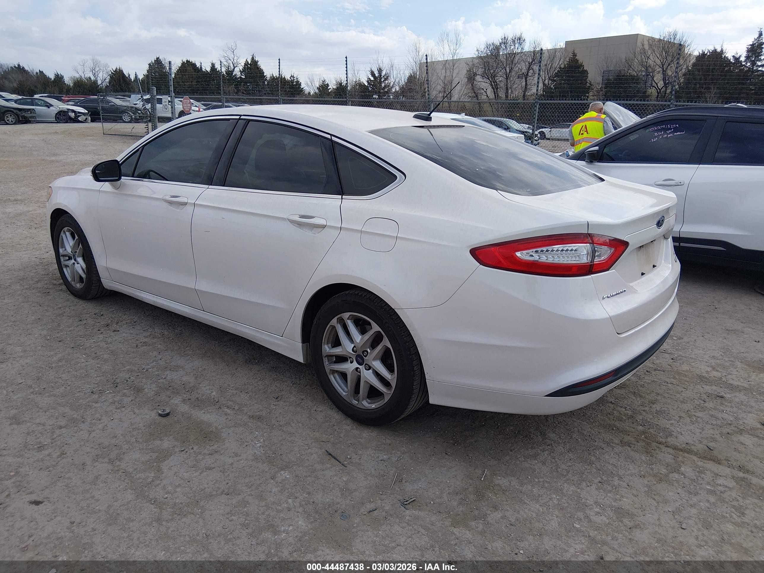 2014 Ford Fusion Se Белый vin: 1FA6P0HD7E5406869