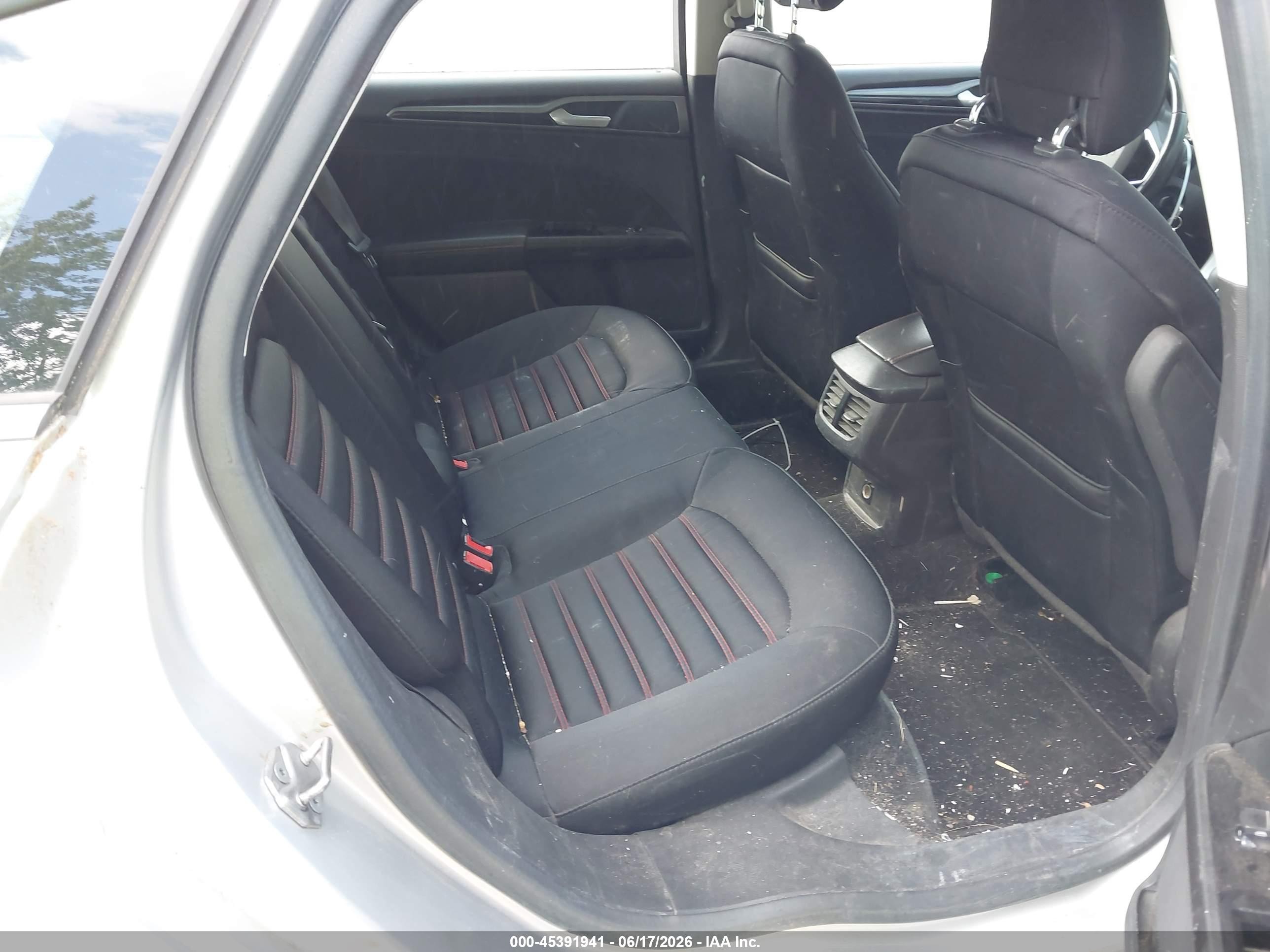2015 Ford Fusion Se Silver vin: 1FA6P0HD7F5104807