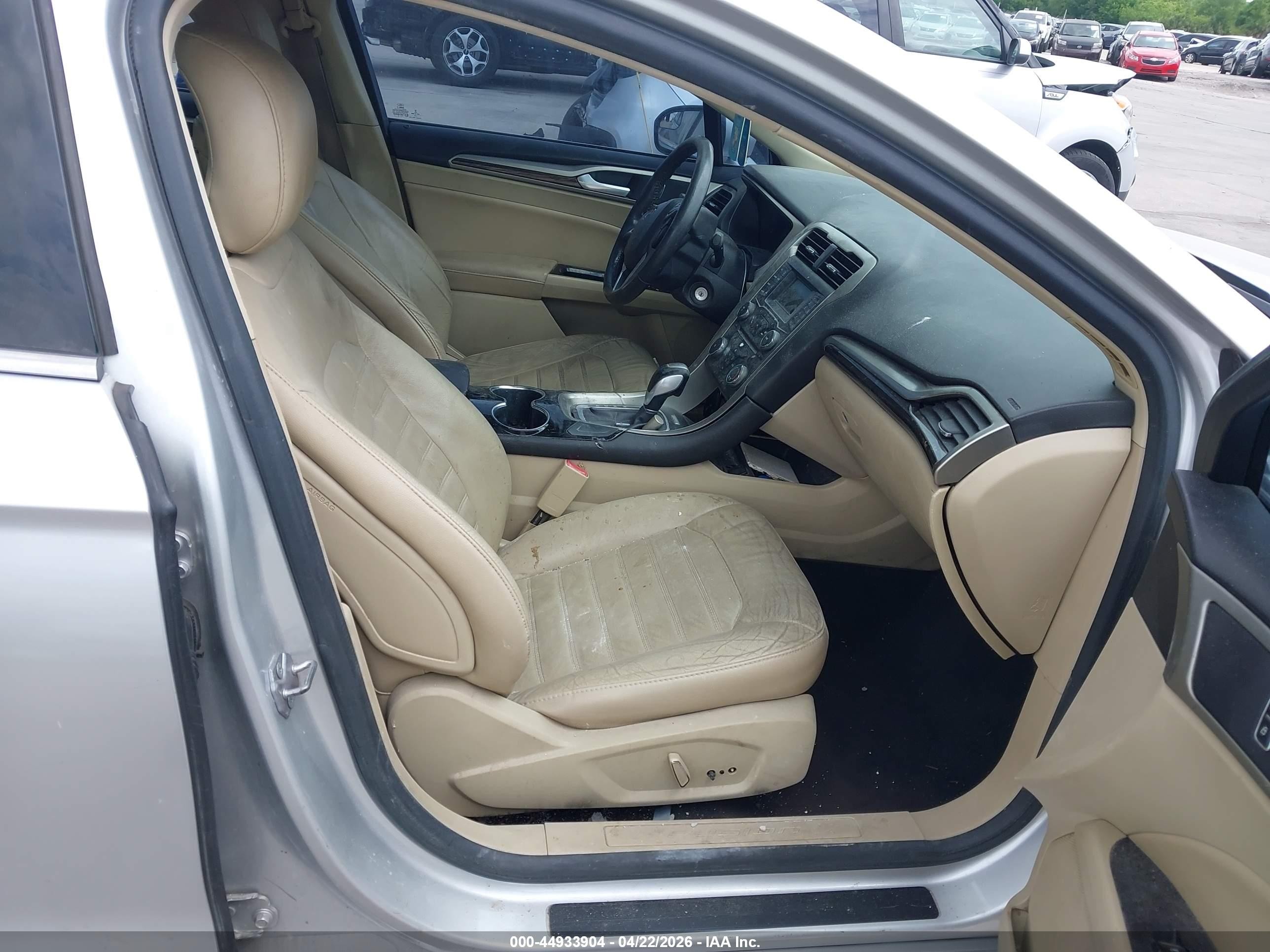 2014 Ford Fusion Se Silver vin: 1FA6P0HD8E5394179