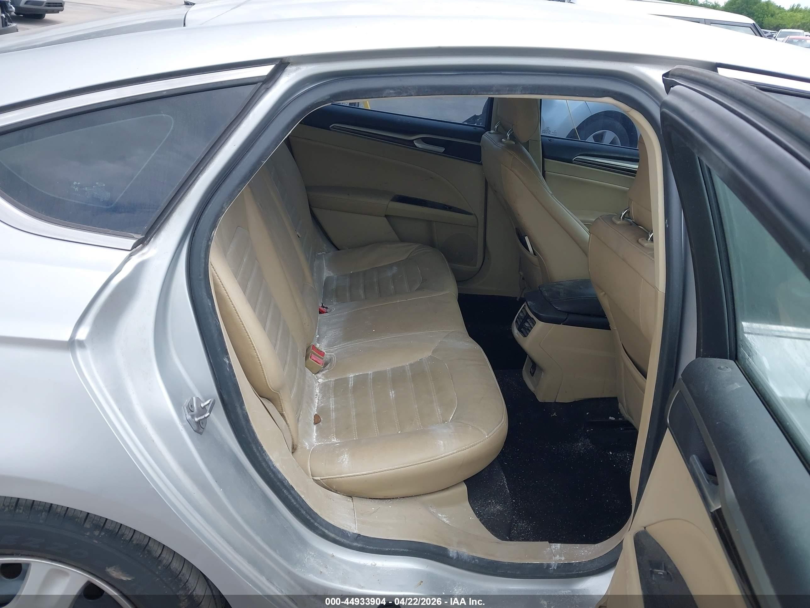 2014 Ford Fusion Se Silver vin: 1FA6P0HD8E5394179