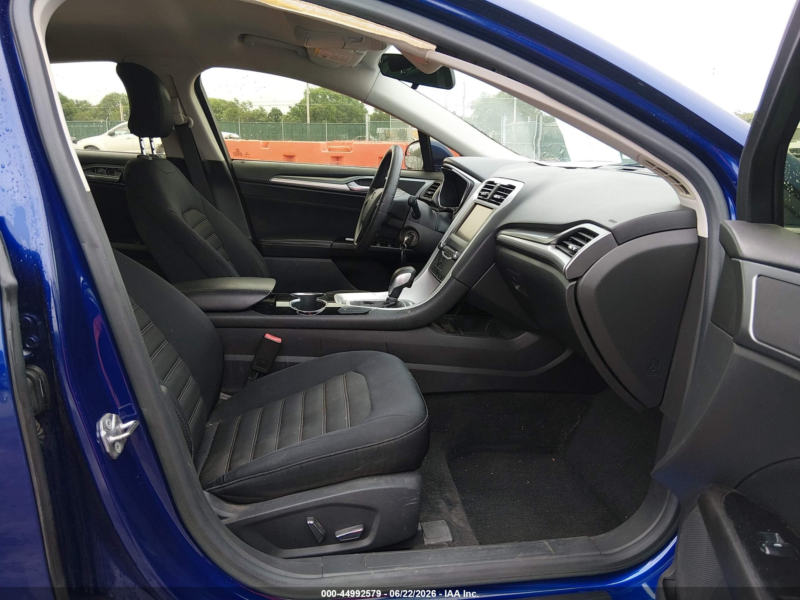 2015 Ford Fusion Se Blue vin: 1FA6P0HD8F5117677