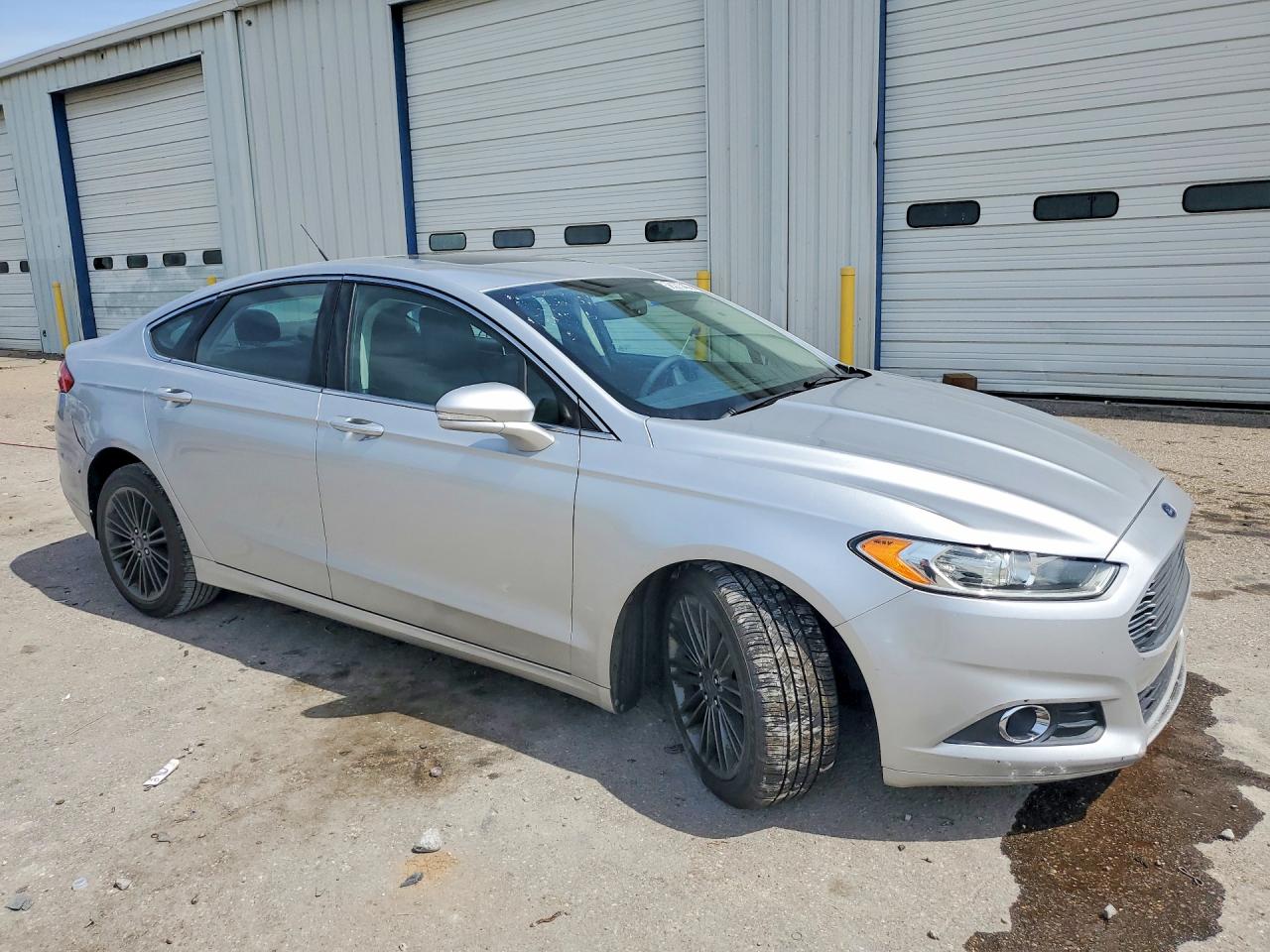 2014 Ford Fusion Se Серебряный vin: 1FA6P0HD9E5375253