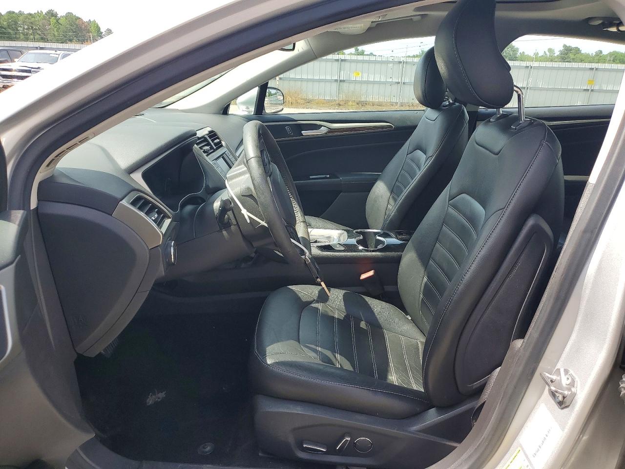 2014 Ford Fusion Se Серебряный vin: 1FA6P0HD9E5375253