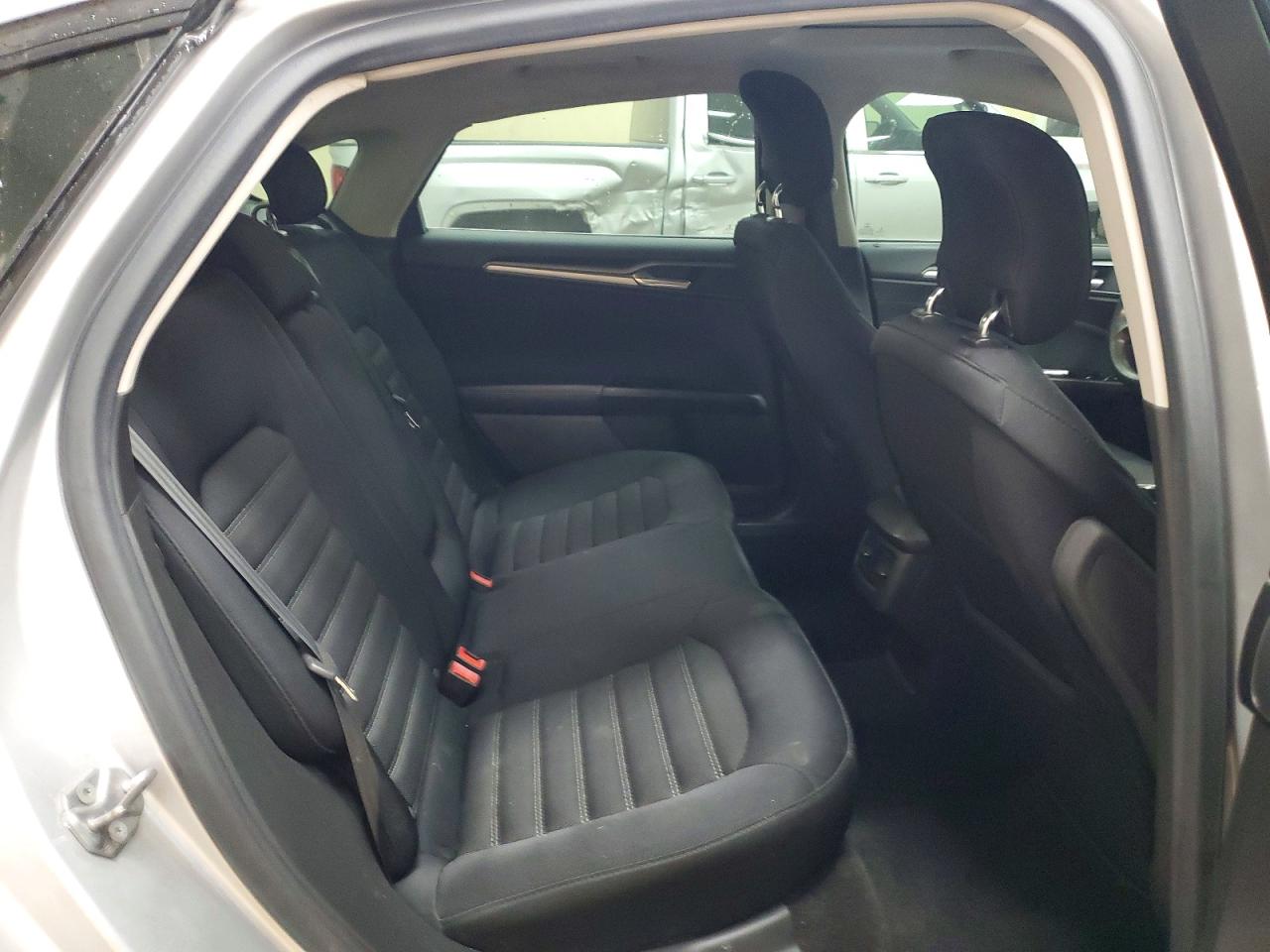2015 Ford Fusion Se Silver vin: 1FA6P0HD9F5105764