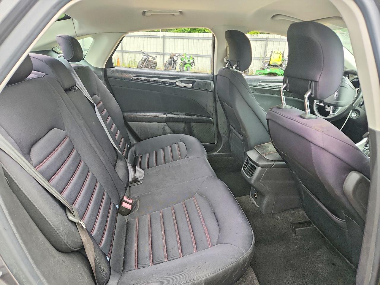 2014 Ford Fusion Se Серый vin: 1FA6P0HDXE5353875