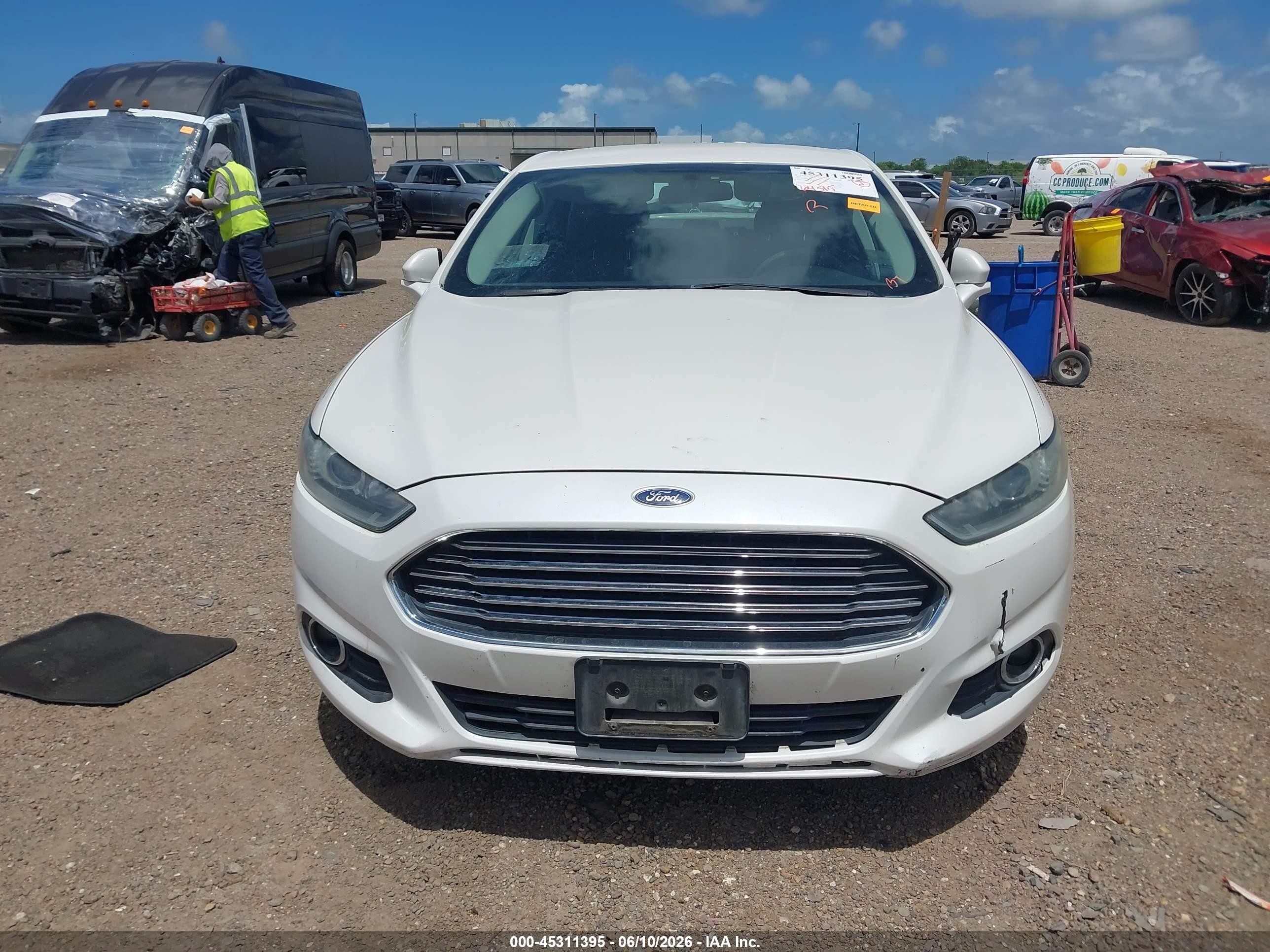 2015 Ford Fusion Se White vin: 1FA6P0HDXF5114022