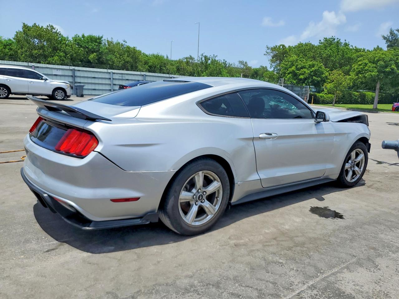 2015 Ford Mustang Silver vin: 1FA6P8AM0F5352308