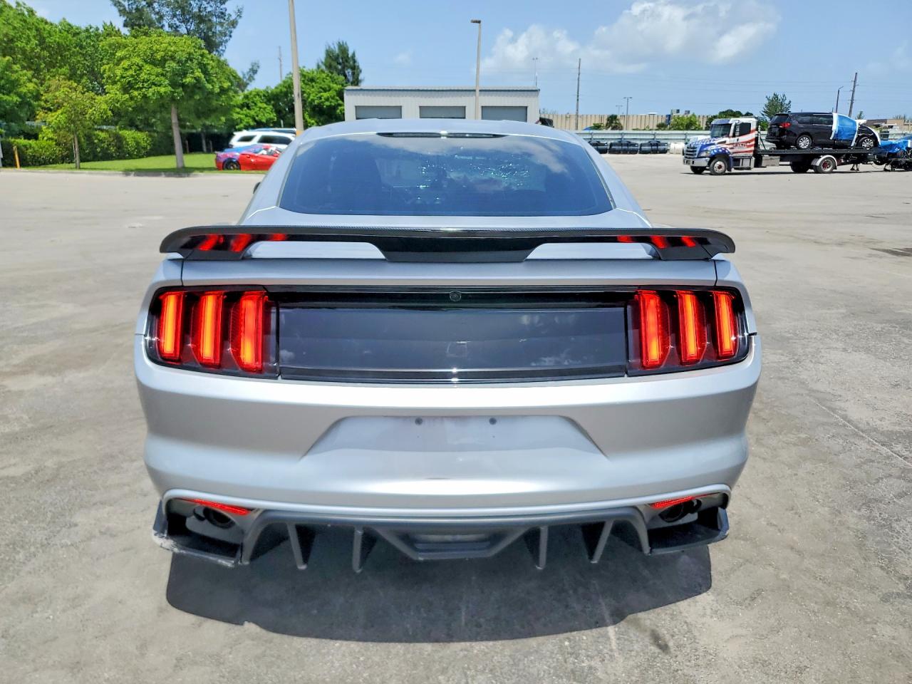 2015 Ford Mustang Silver vin: 1FA6P8AM0F5352308