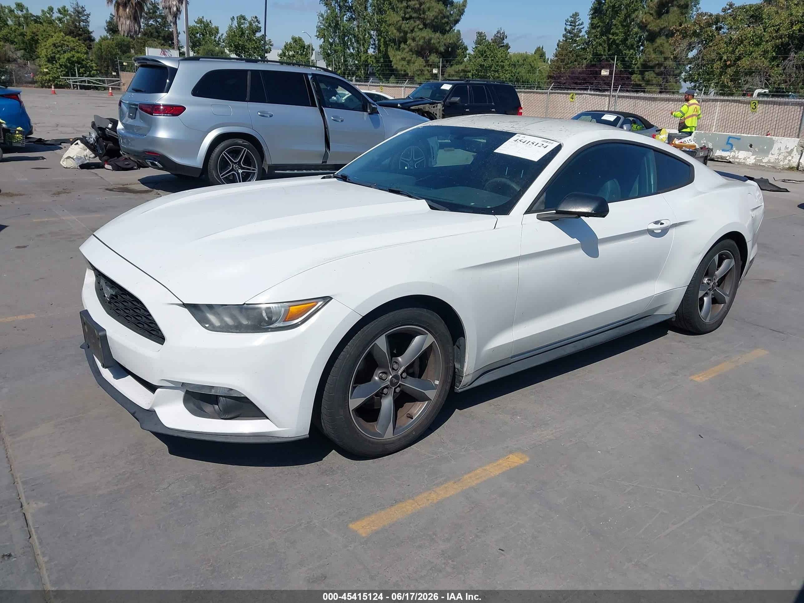 2015 Ford Mustang V6 White vin: 1FA6P8AM0F5364166