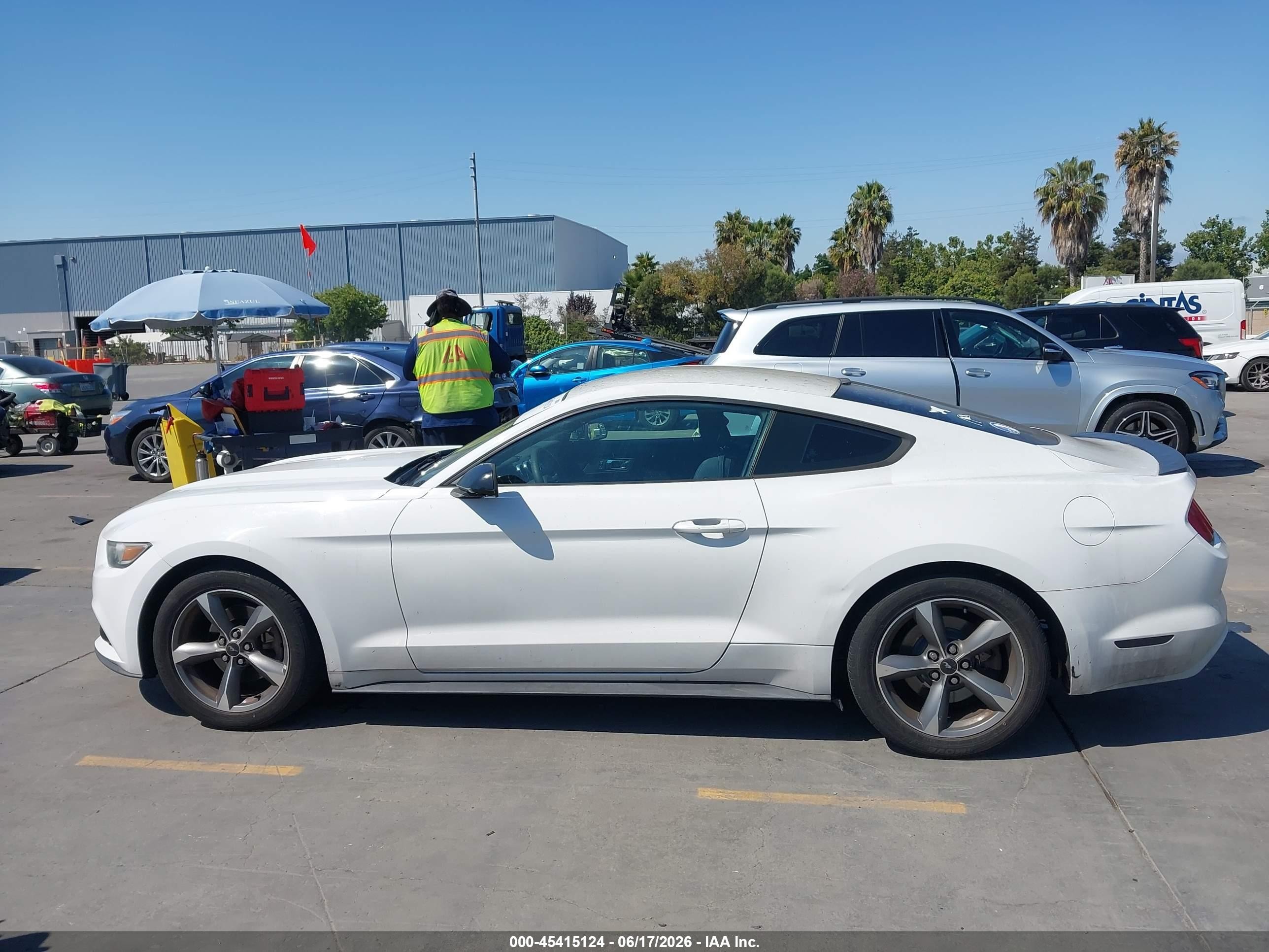 2015 Ford Mustang V6 White vin: 1FA6P8AM0F5364166