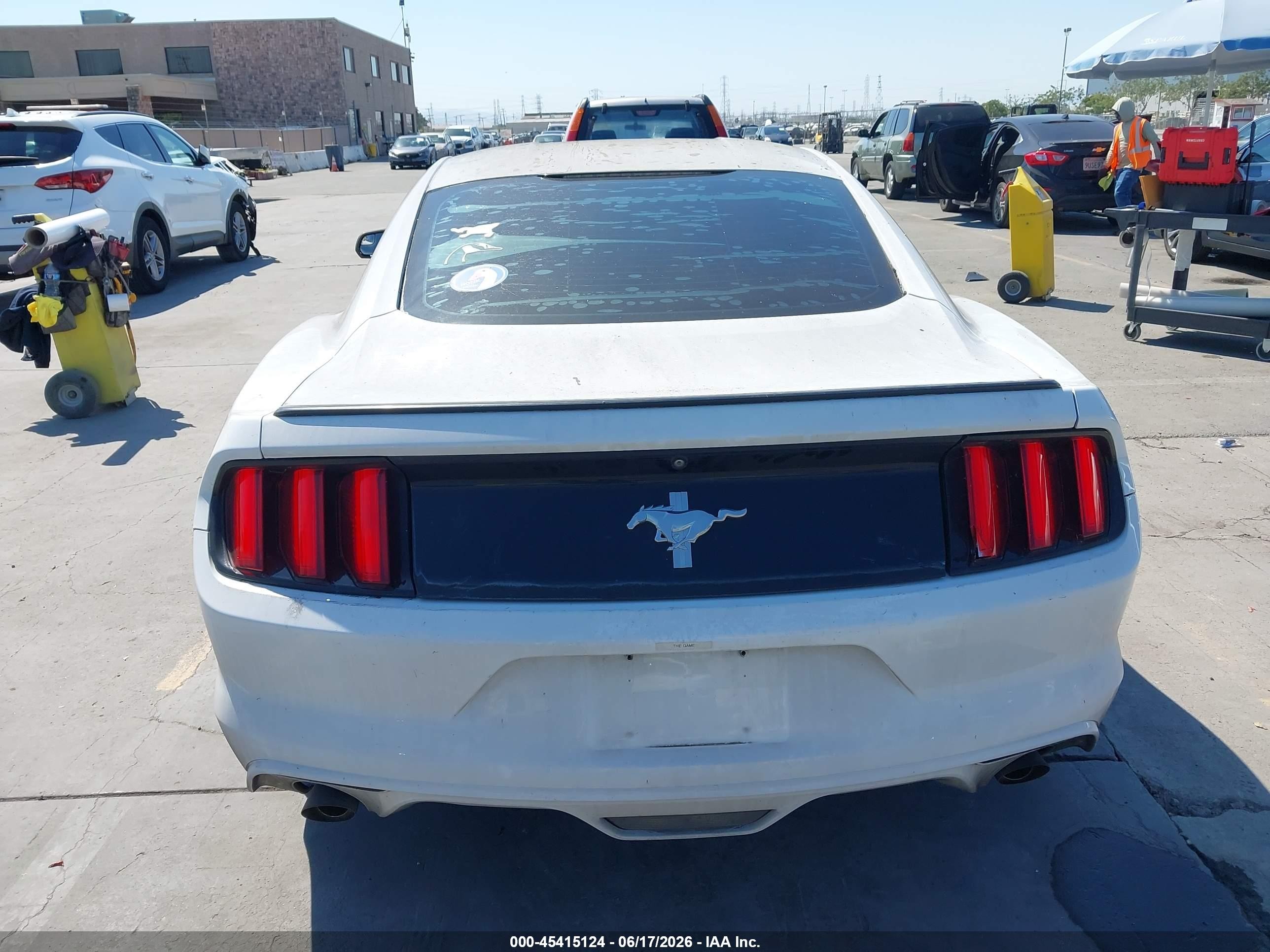 2015 Ford Mustang V6 White vin: 1FA6P8AM0F5364166