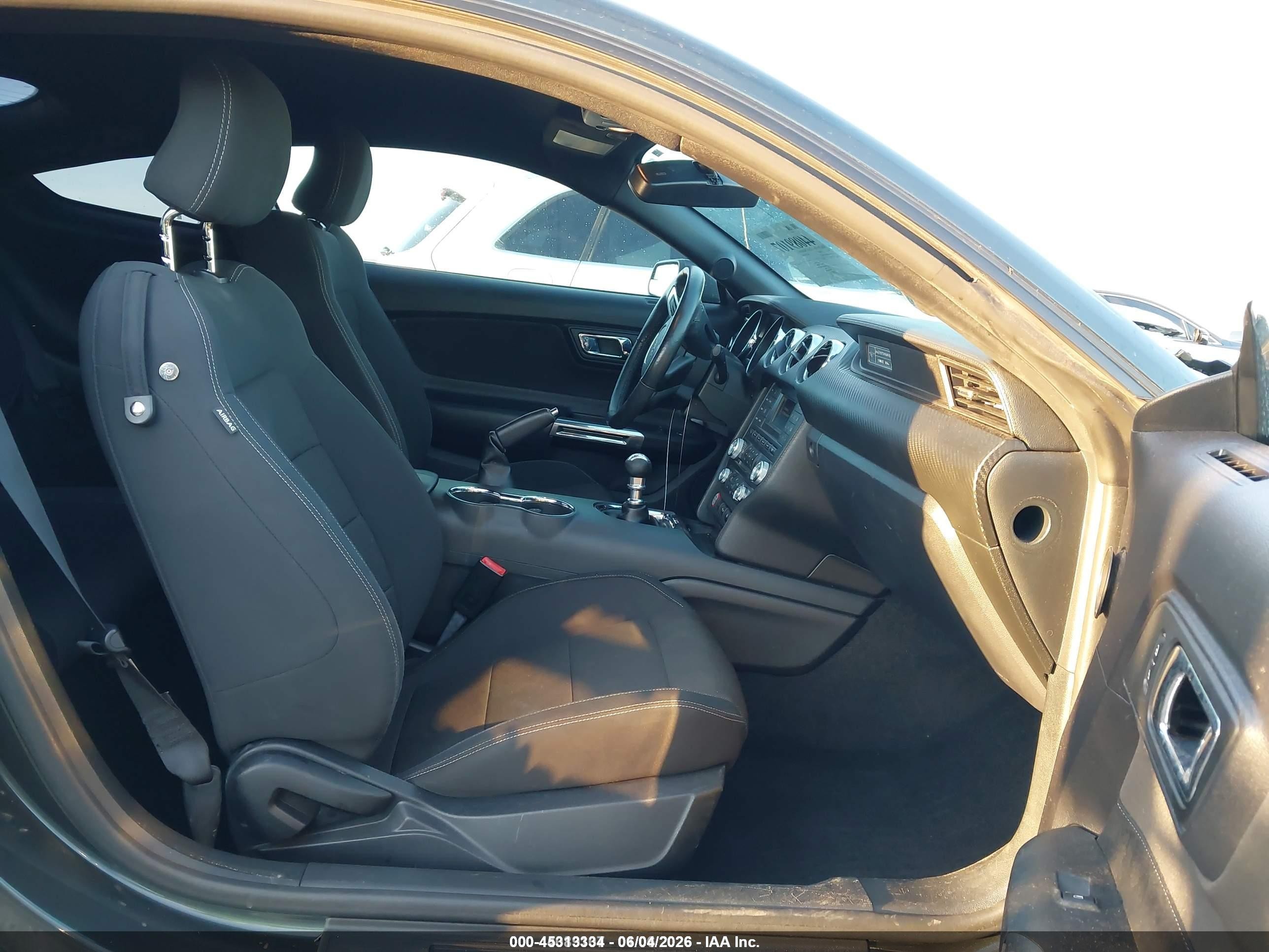 2015 Ford Mustang V6 Серый vin: 1FA6P8AM0F5370453