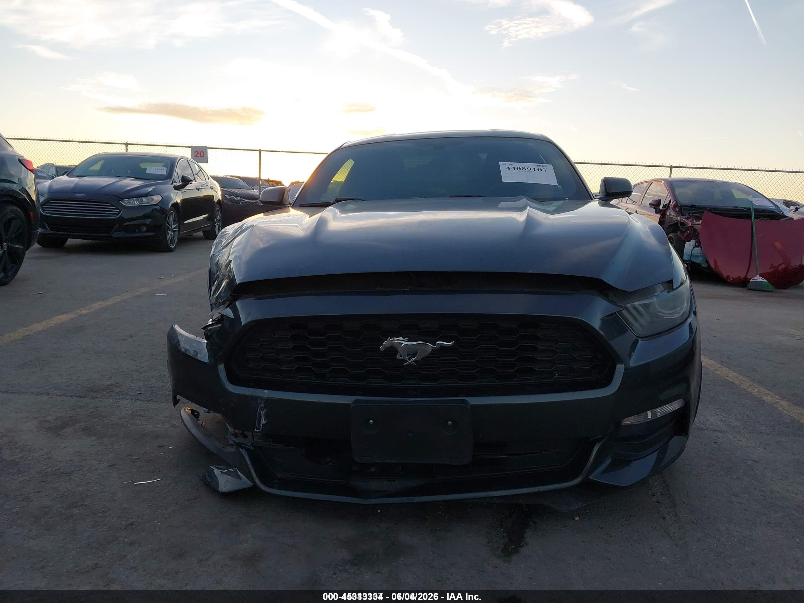 2015 Ford Mustang V6 Серый vin: 1FA6P8AM0F5370453