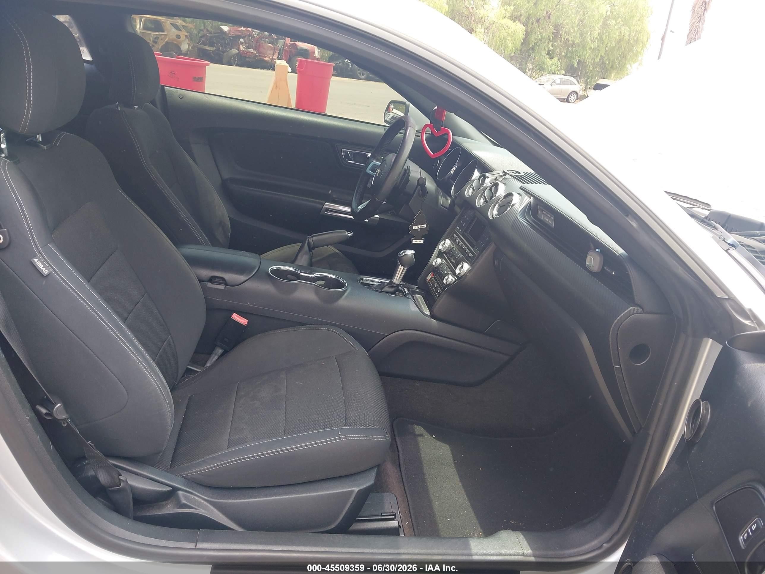 2015 Ford Mustang V6 Silver vin: 1FA6P8AM0F5418386