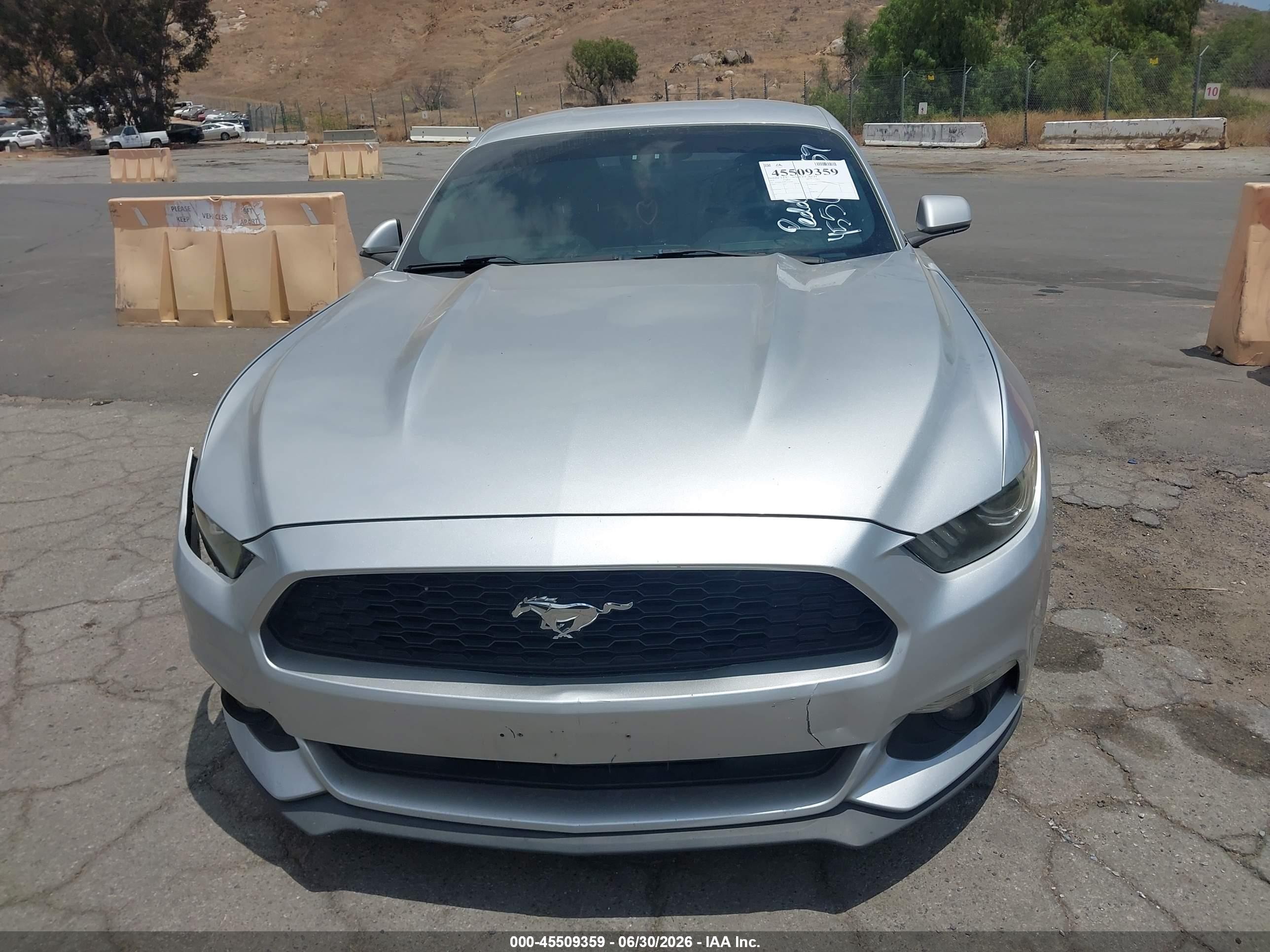 2015 Ford Mustang V6 Silver vin: 1FA6P8AM0F5418386