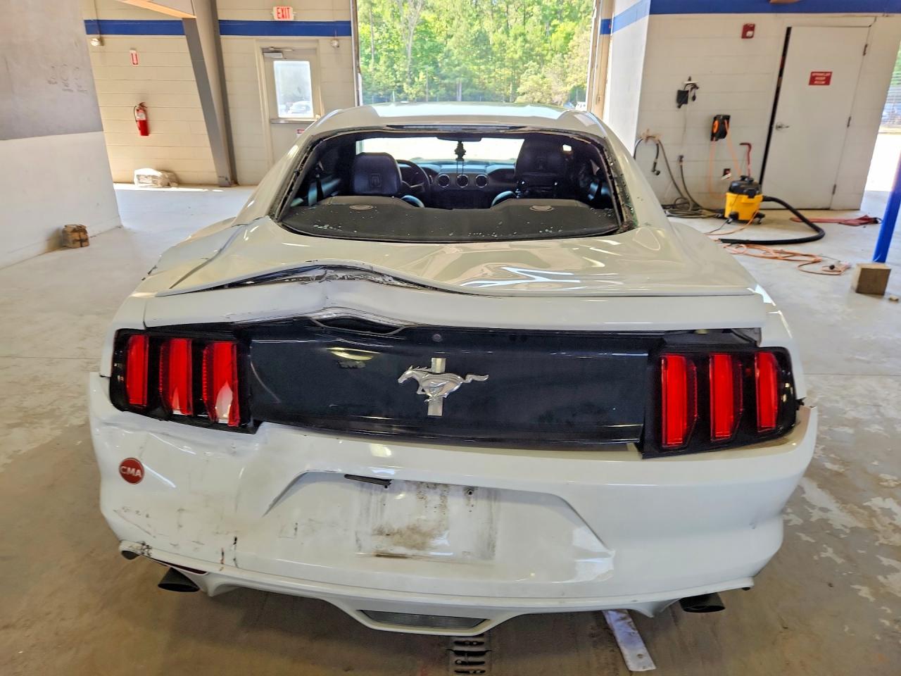 2015 Ford Mustang White vin: 1FA6P8AM1F5308656
