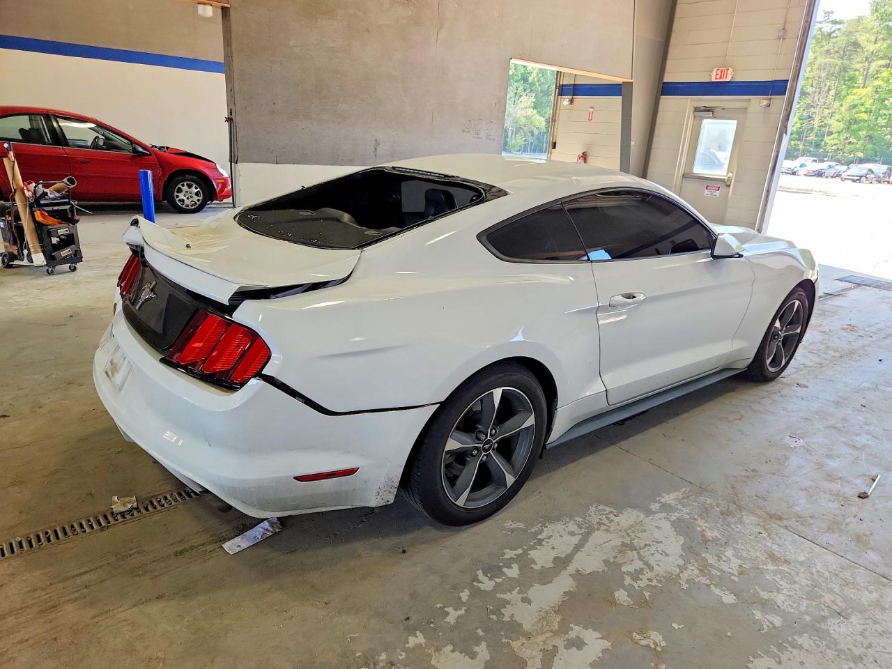 2015 Ford Mustang White vin: 1FA6P8AM1F5308656