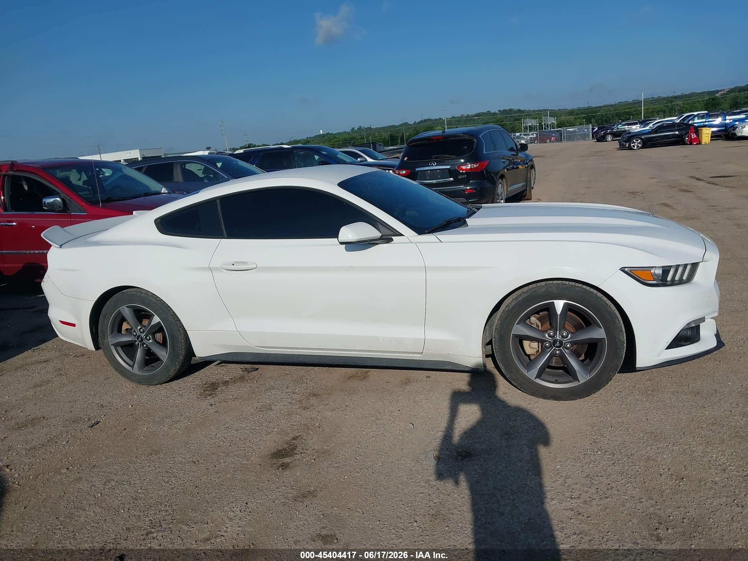 2015 Ford Mustang V6 White vin: 1FA6P8AM1F5375967