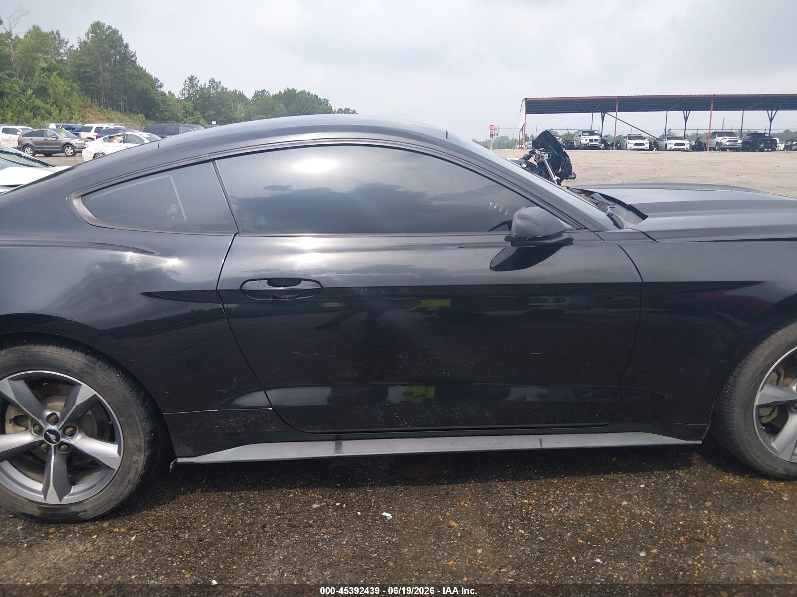 2015 Ford Mustang V6 Black vin: 1FA6P8AM2F5374018