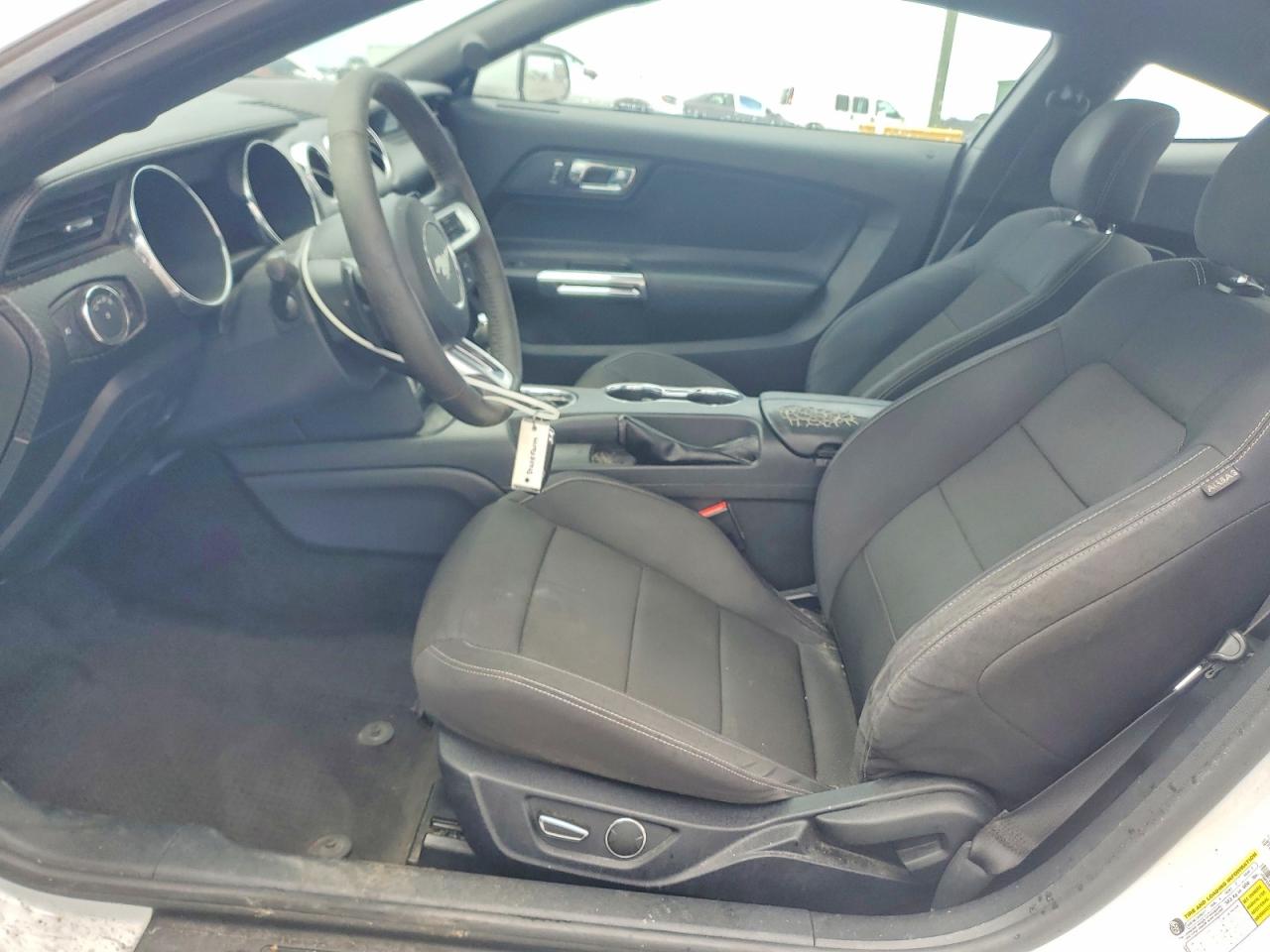 2015 Ford Mustang White vin: 1FA6P8AM2F5429325