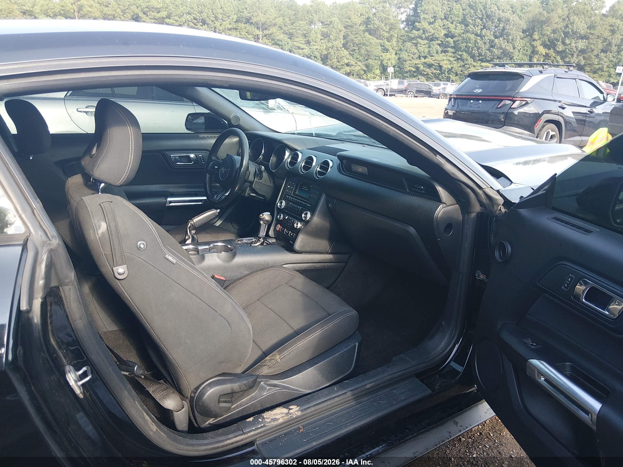 2015 Ford Mustang V6 Черный vin: 1FA6P8AM3F5346762