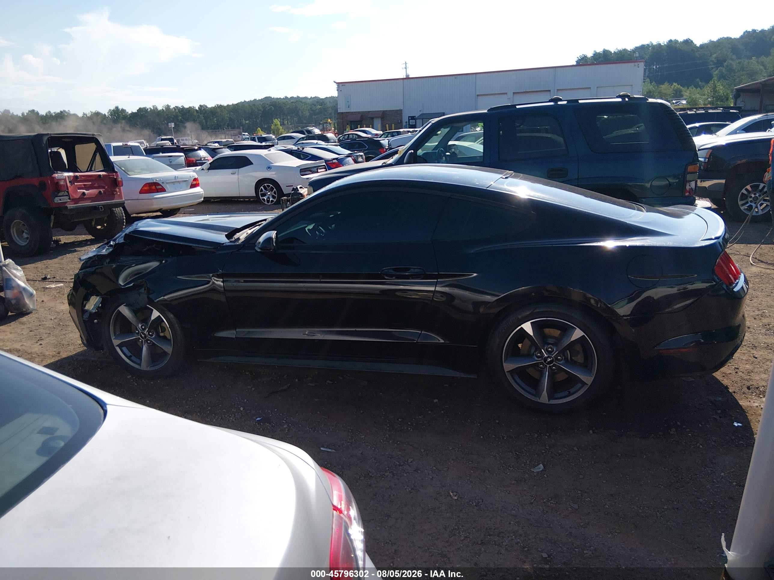 2015 Ford Mustang V6 Черный vin: 1FA6P8AM3F5346762