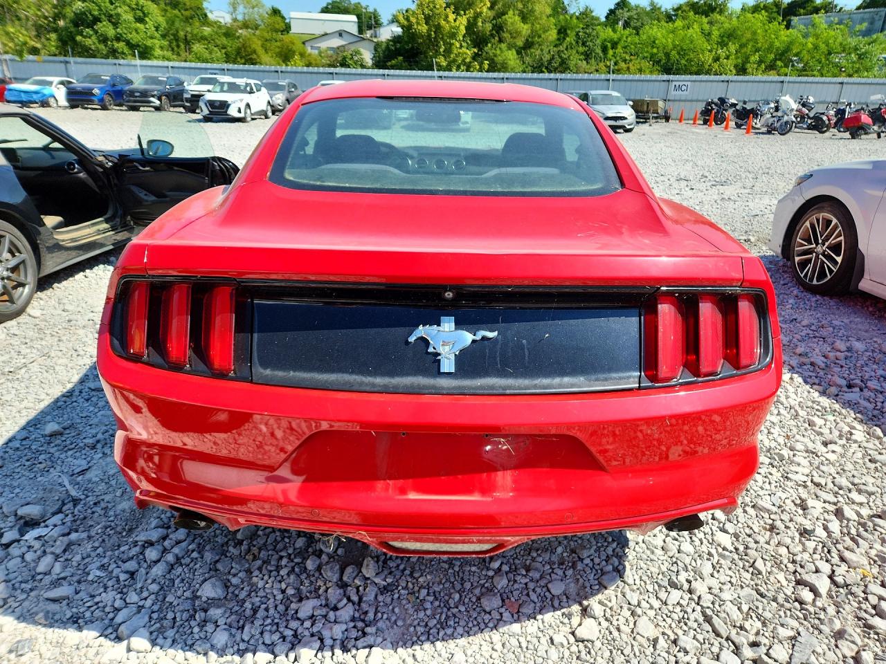 2015 Ford Mustang Red vin: 1FA6P8AM3F5348835