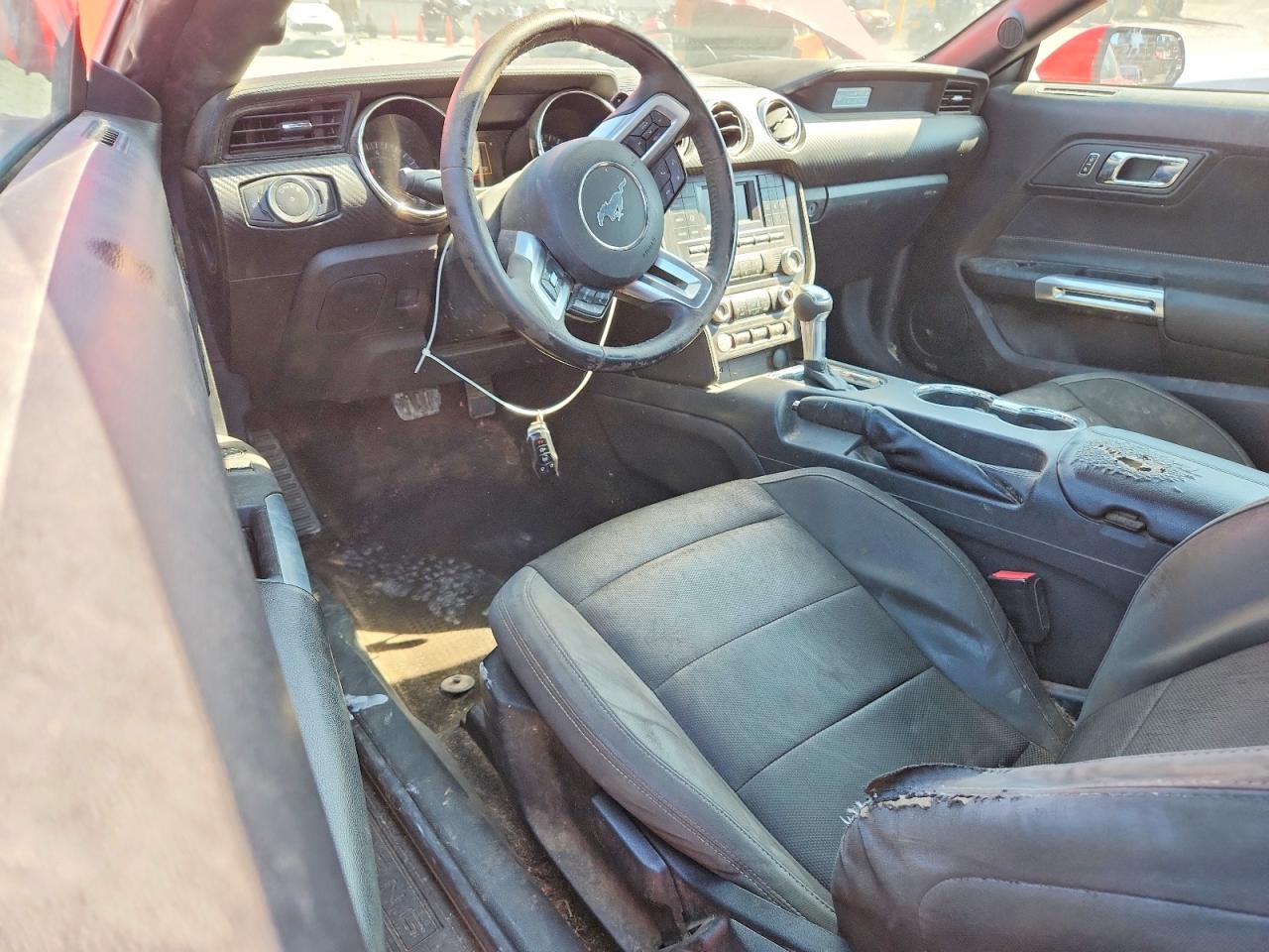 2015 Ford Mustang Red vin: 1FA6P8AM3F5348835