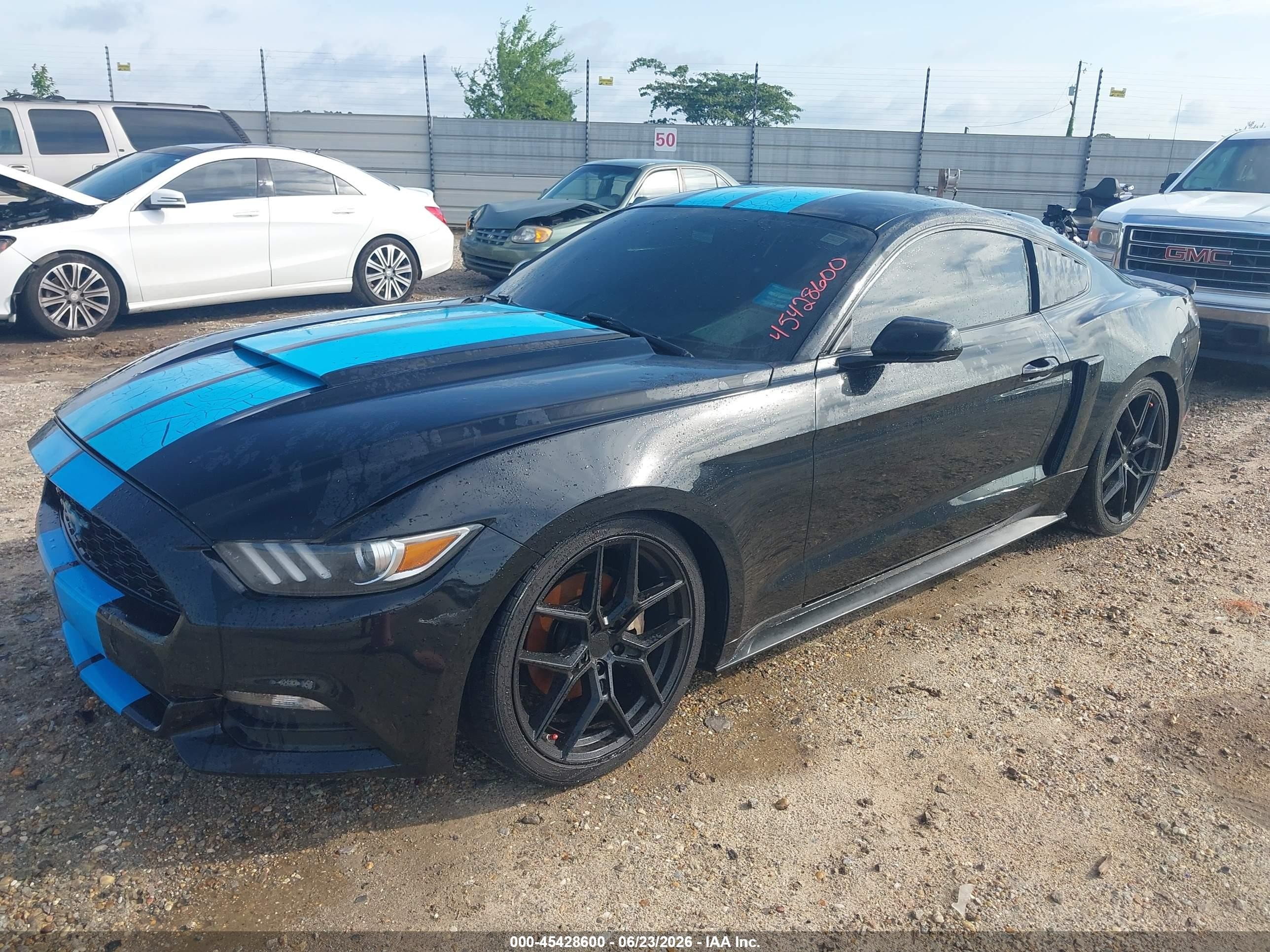 2015 Ford Mustang V6 Черный vin: 1FA6P8AM3F5394584