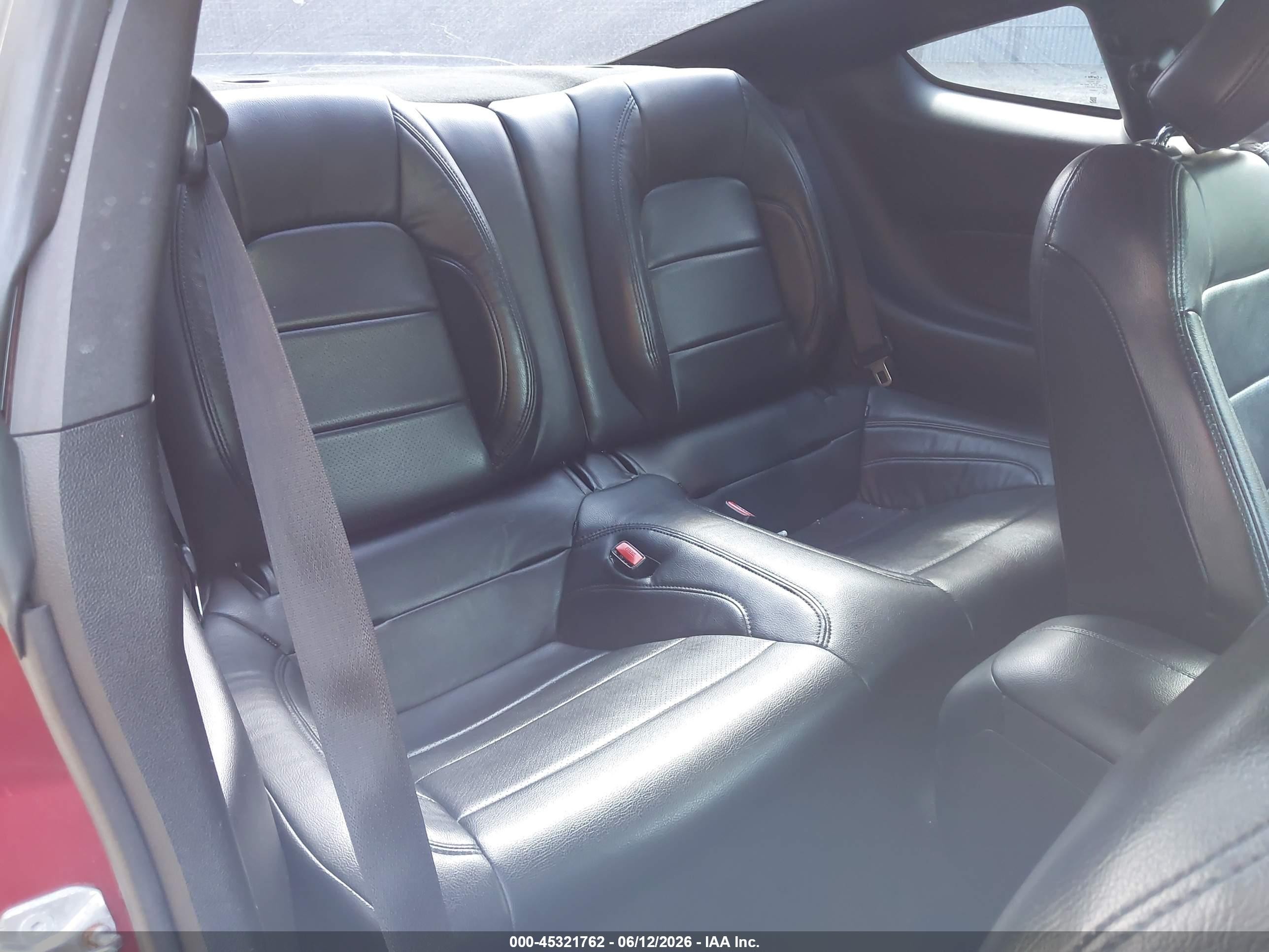 2015 Ford Mustang V6 Красный vin: 1FA6P8AM3F5429723