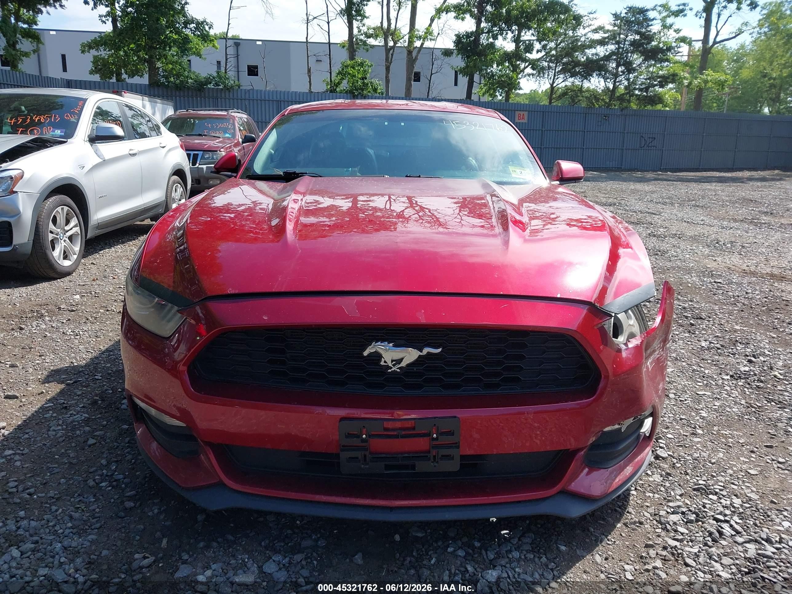 2015 Ford Mustang V6 Красный vin: 1FA6P8AM3F5429723