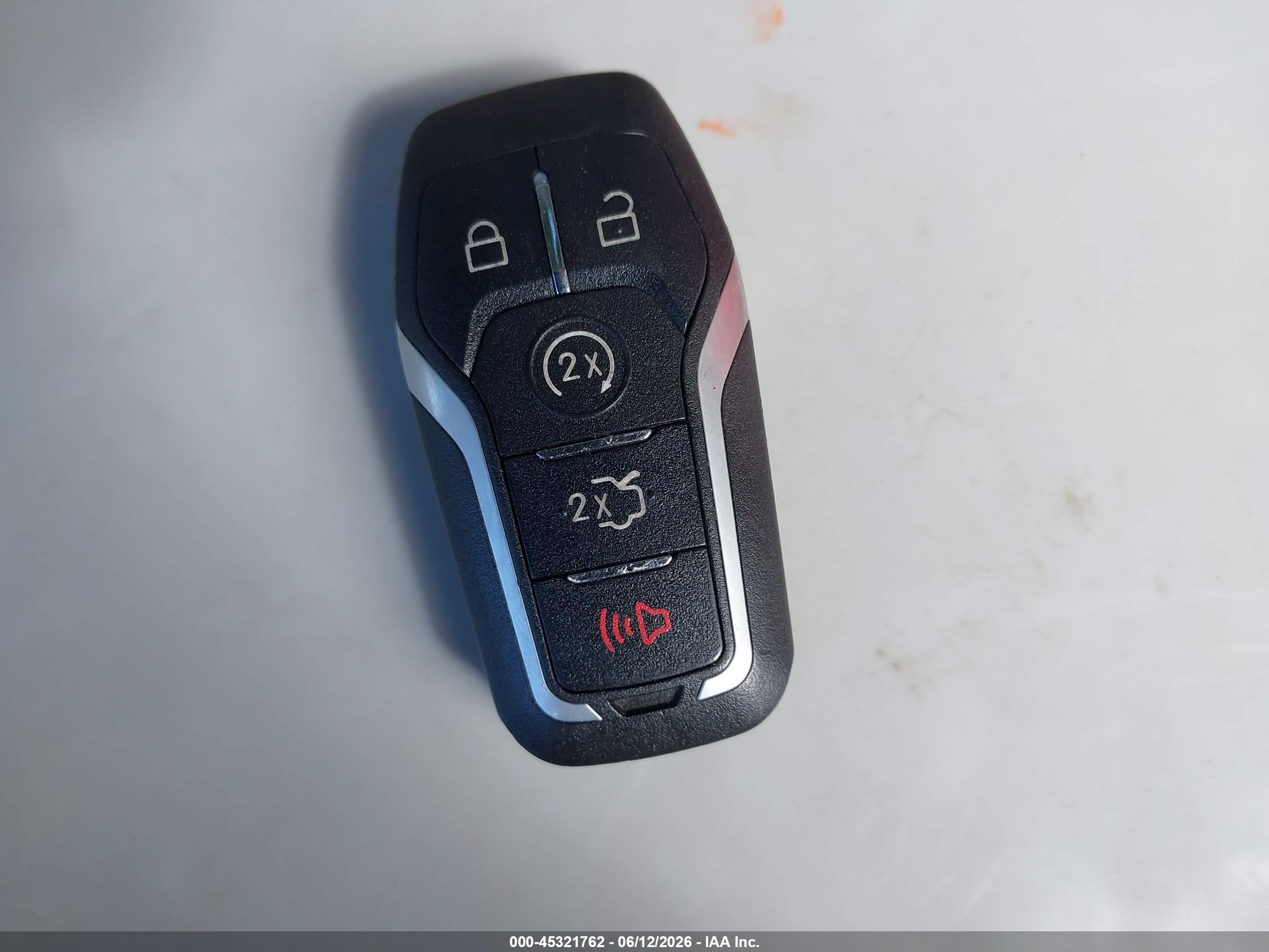 2015 Ford Mustang V6 Красный vin: 1FA6P8AM3F5429723