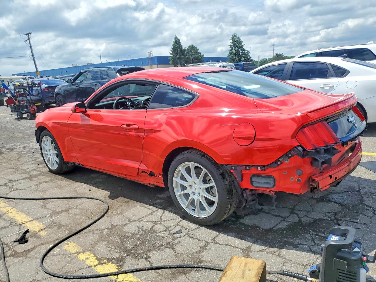 2015 Ford Mustang Красный vin: 1FA6P8AM4F5303810