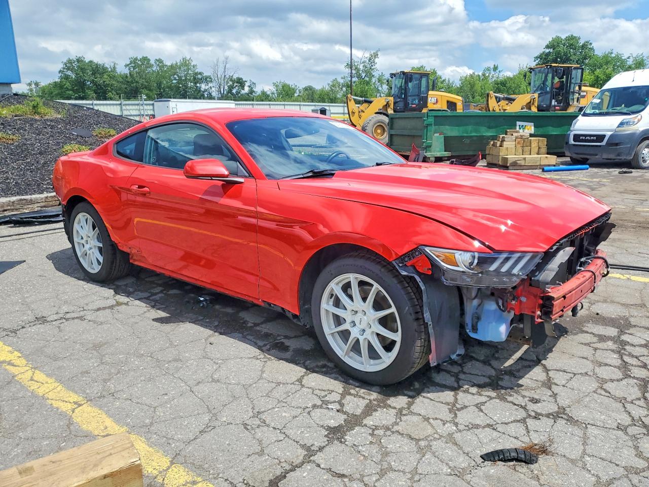 2015 Ford Mustang Красный vin: 1FA6P8AM4F5303810
