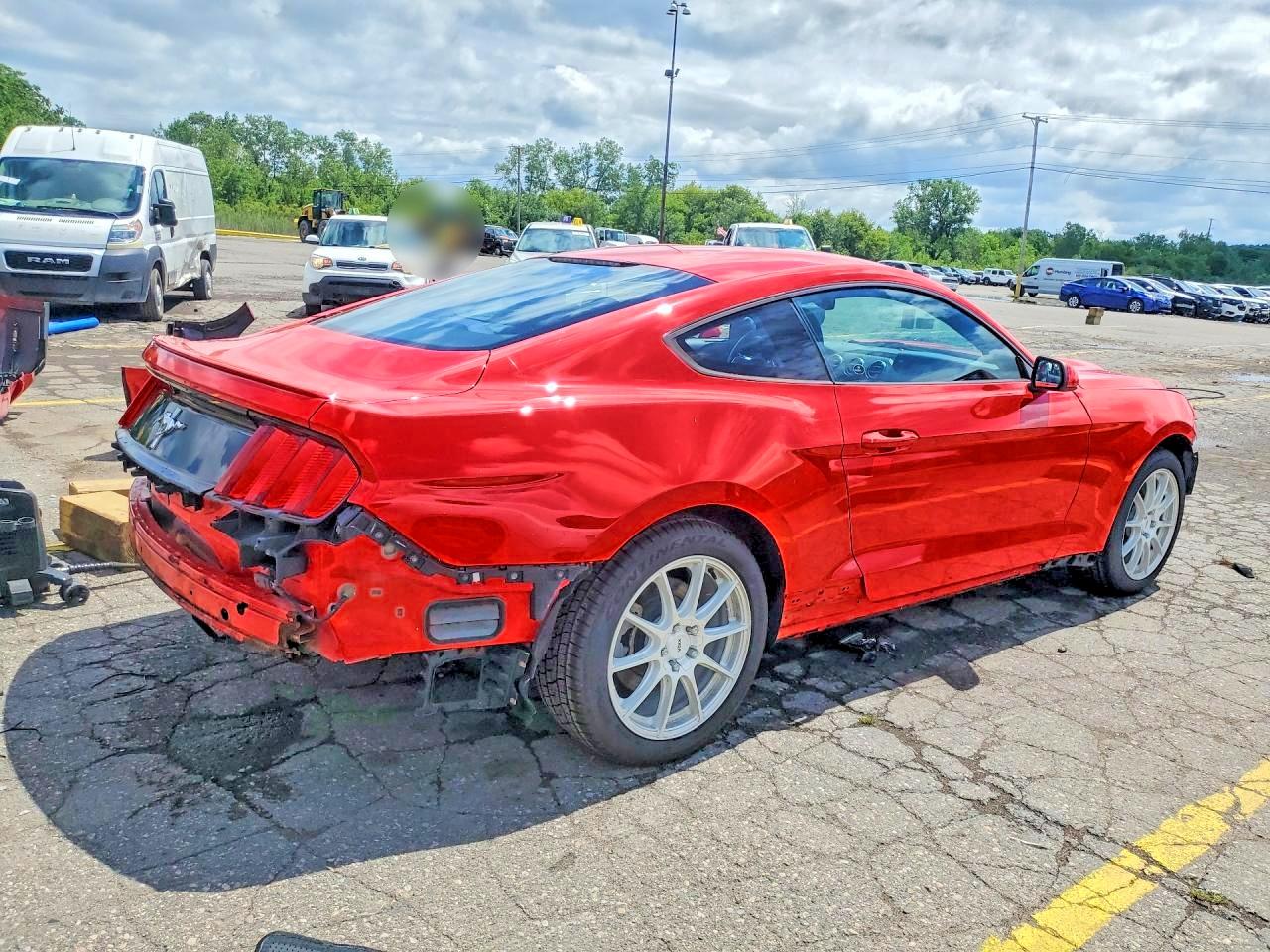2015 Ford Mustang Красный vin: 1FA6P8AM4F5303810