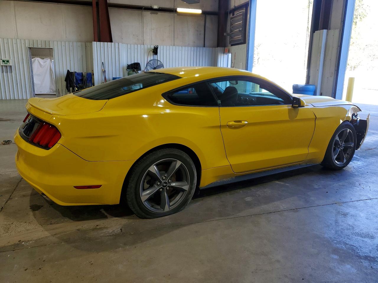 2015 Ford Mustang Yellow vin: 1FA6P8AM4F5311860