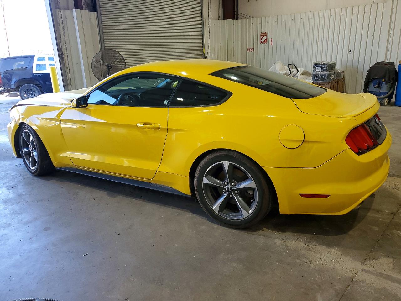 2015 Ford Mustang Yellow vin: 1FA6P8AM4F5311860