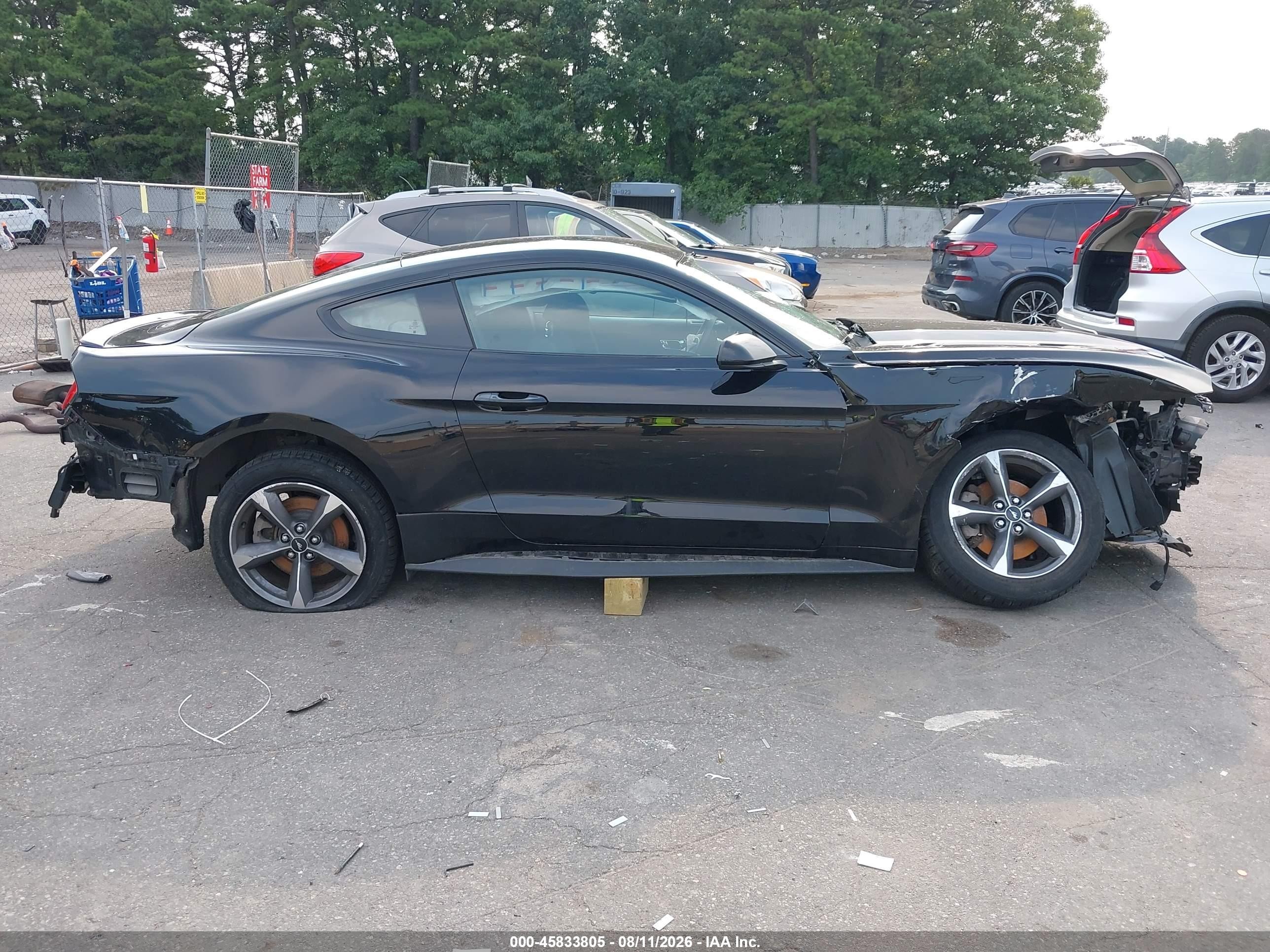 2015 Ford Mustang V6 Черный vin: 1FA6P8AM4F5313494