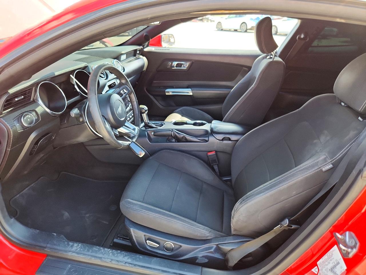 2015 Ford Mustang Red vin: 1FA6P8AM4F5353140