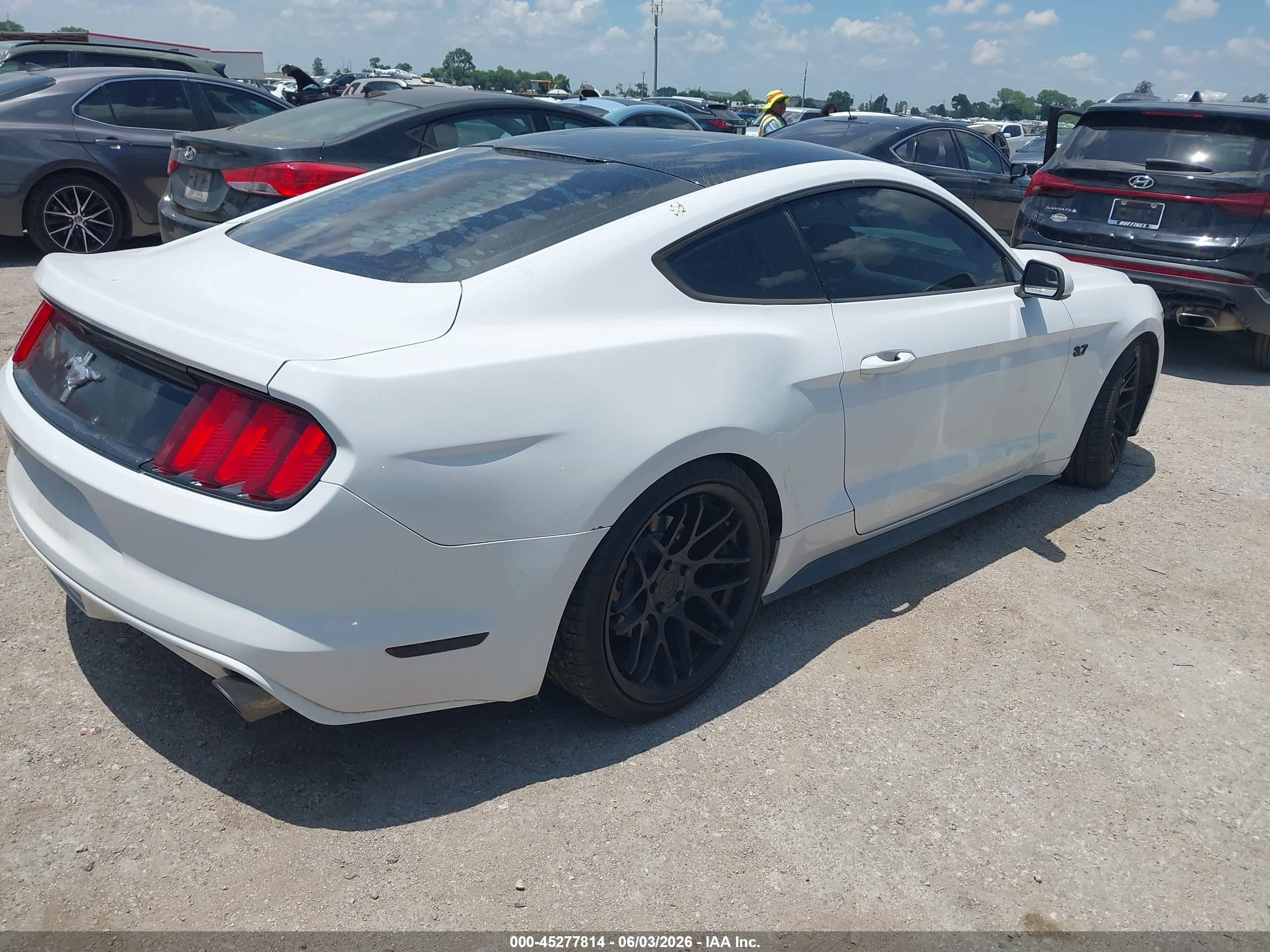 2015 Ford Mustang V6 White vin: 1FA6P8AM4F5399602