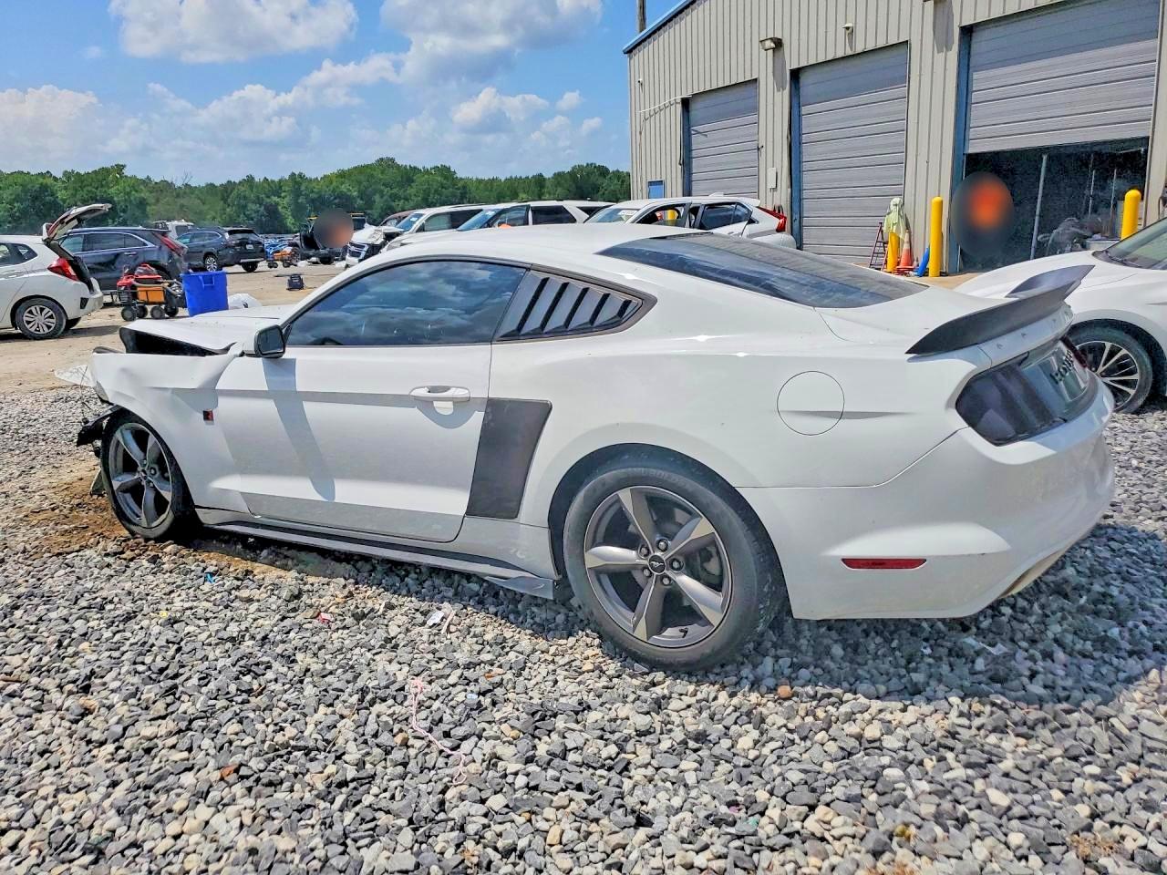 2015 Ford Mustang White vin: 1FA6P8AM4F5435109