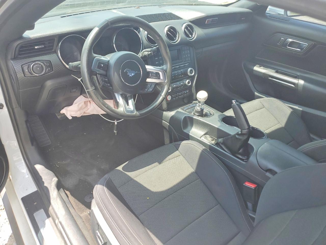 2015 Ford Mustang White vin: 1FA6P8AM4F5435109