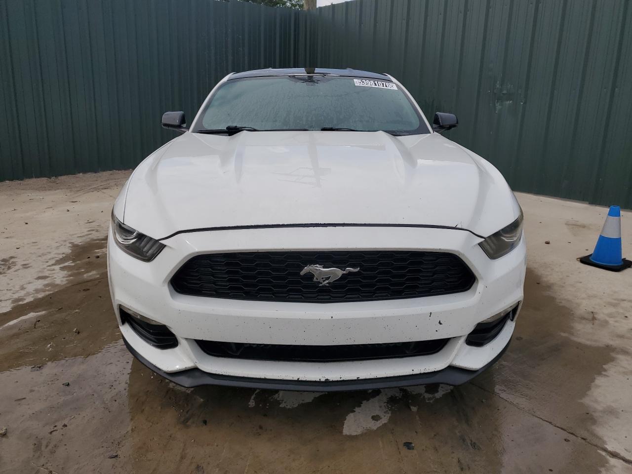 2017 Ford Mustang Белый vin: 1FA6P8AM4H5305009 Damage: Hood, Chipped, 10 Or More
