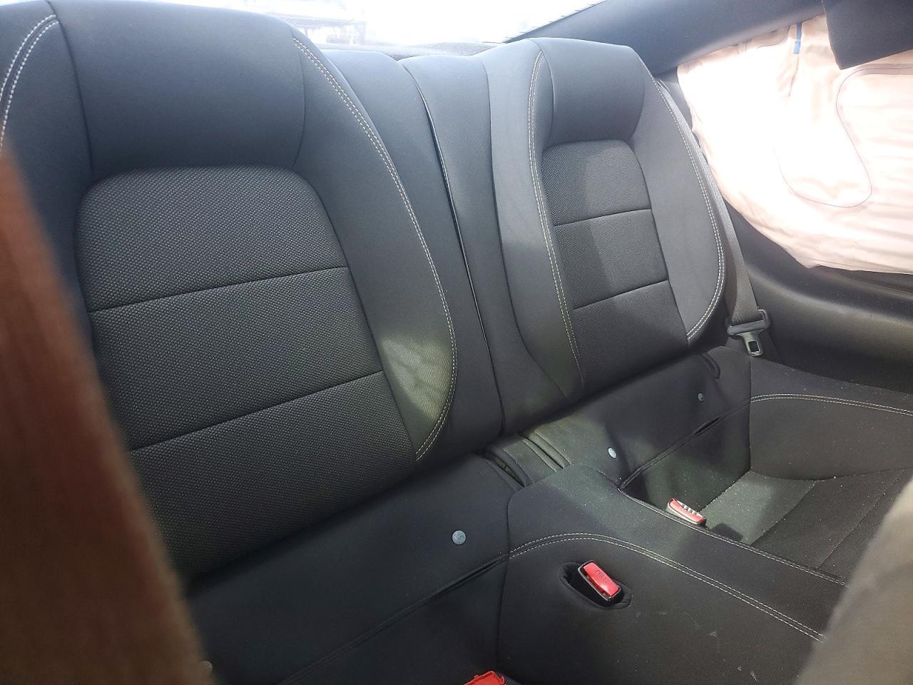 2015 Ford Mustang Red vin: 1FA6P8AM6F5330426